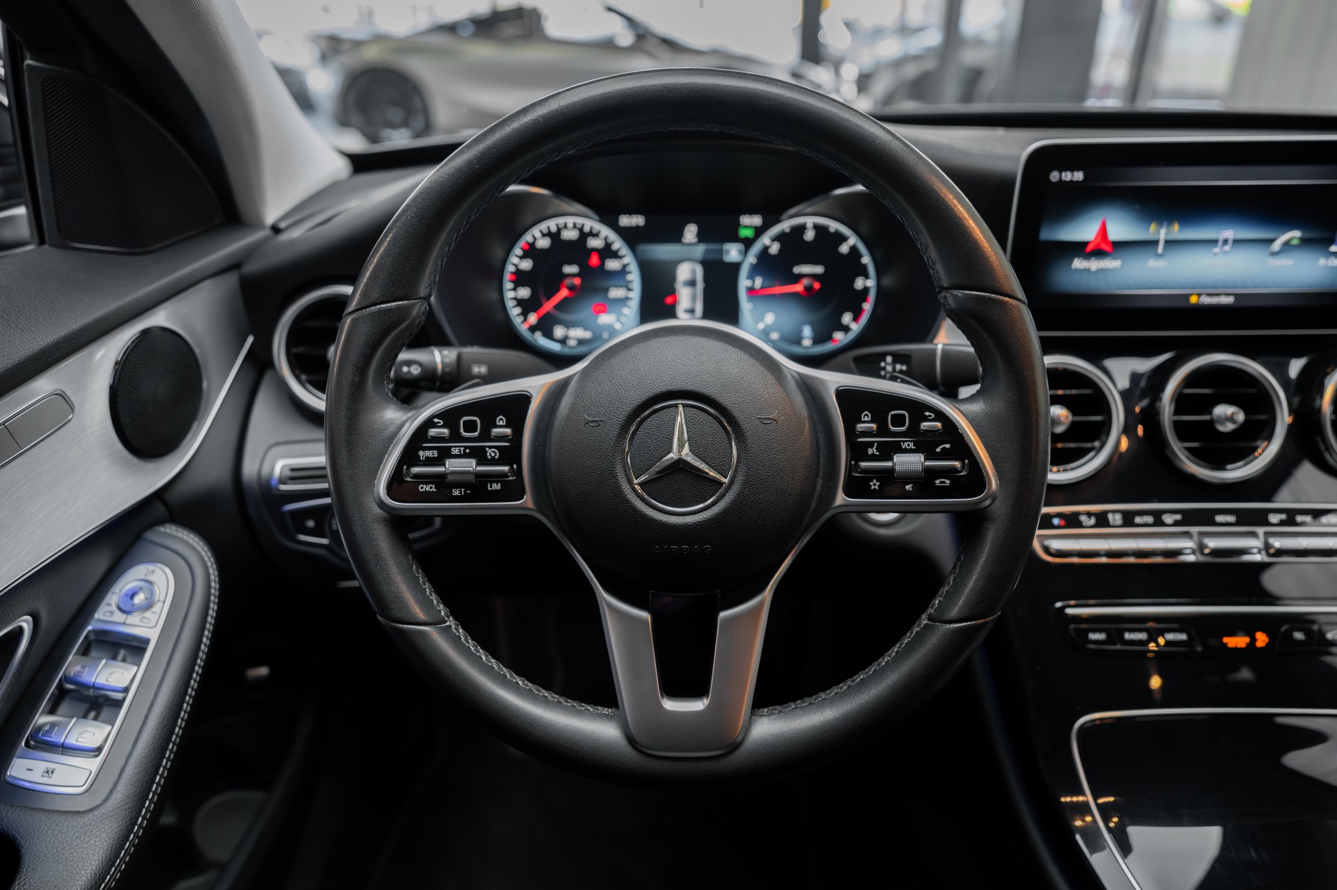 MERCEDES-BENZ C 220 d Swiss Star AMG Line 4Matic 9G-Tronic-image-13