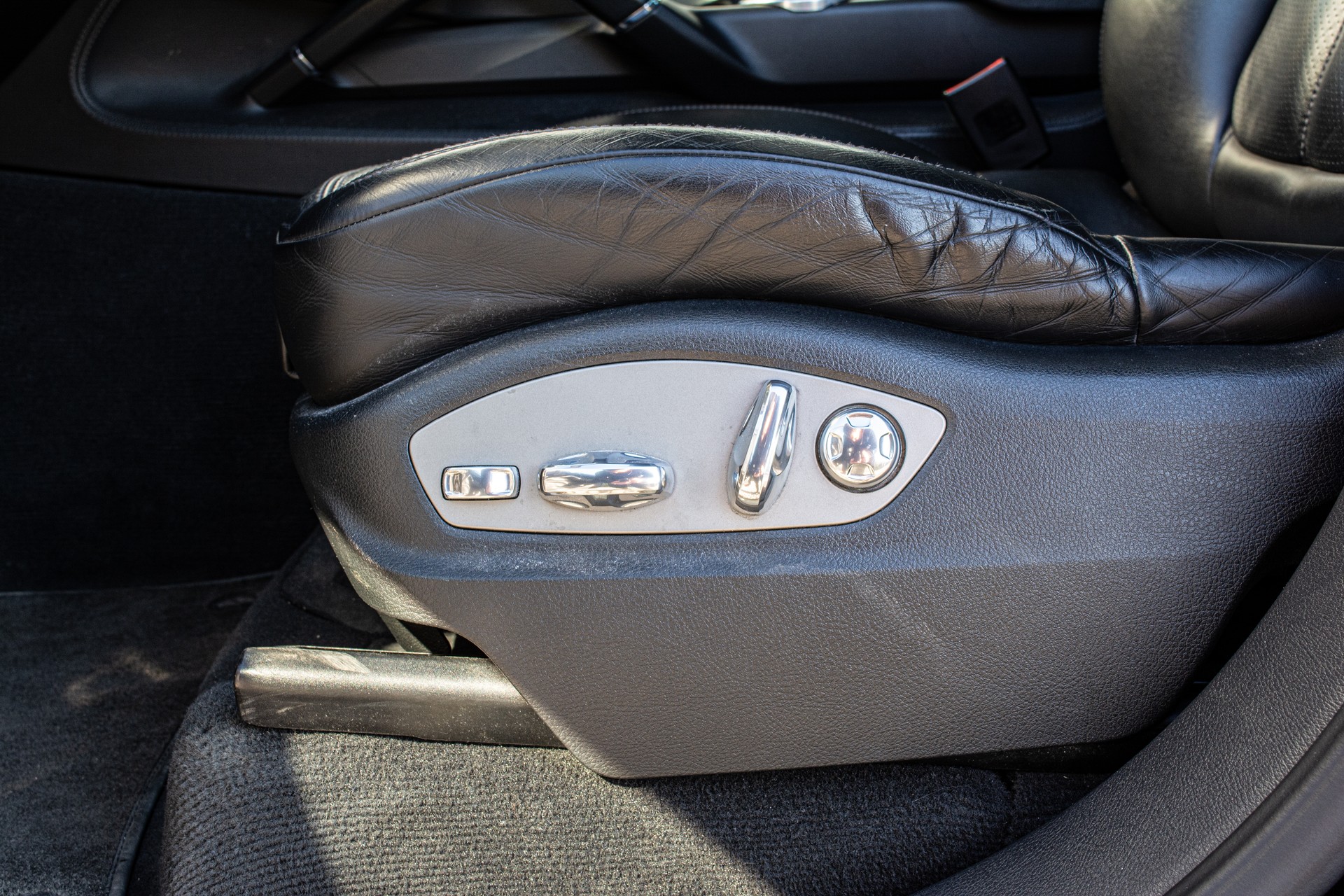 PORSCHE Cayenne S V8-image-13