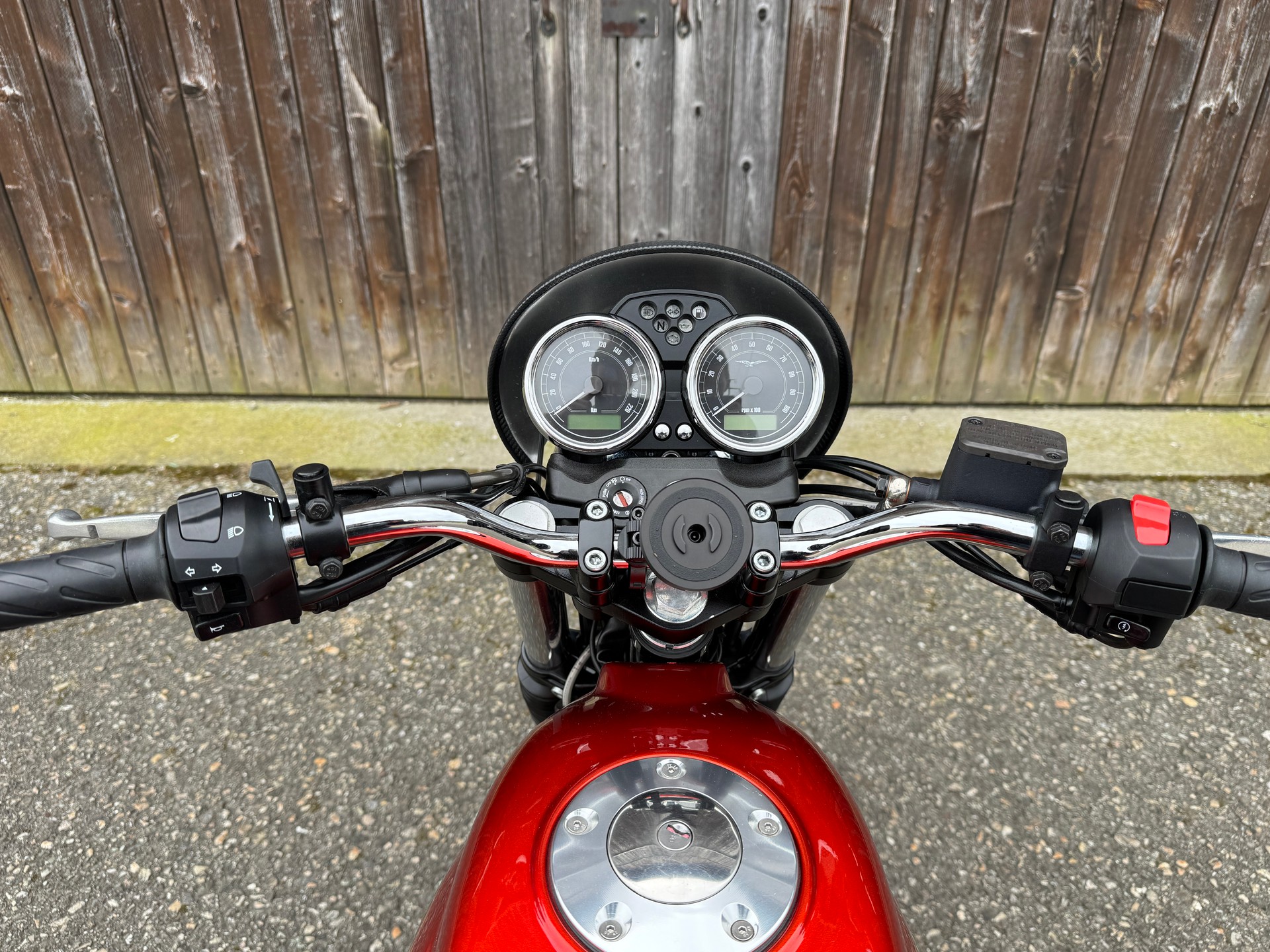 MOTO GUZZI V7 Classic-image-8