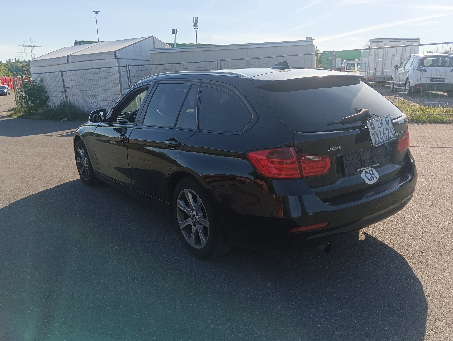 BMW 320i xDrive Touring Steptronic-image-4
