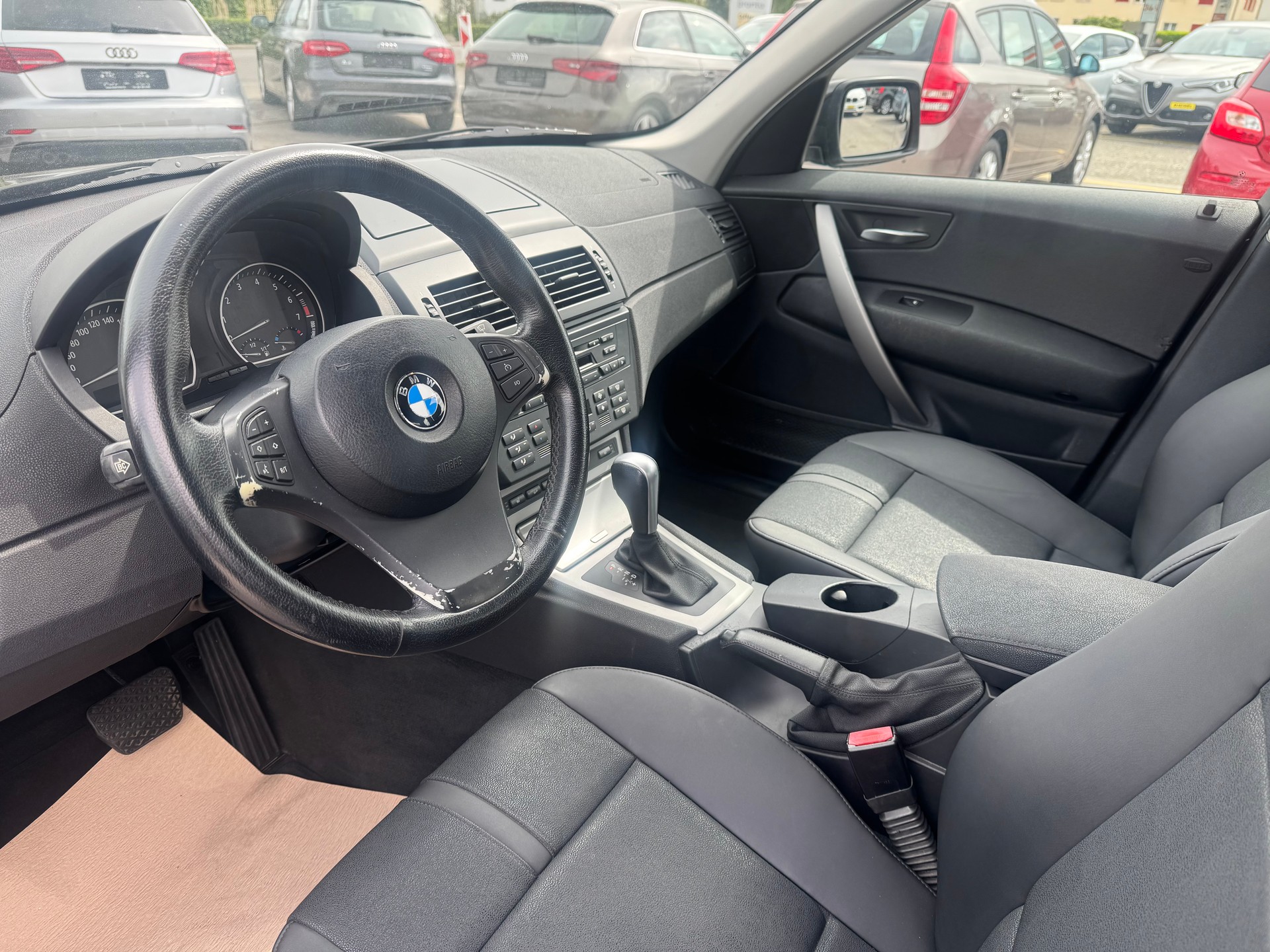 BMW X3 2.5i-image-11