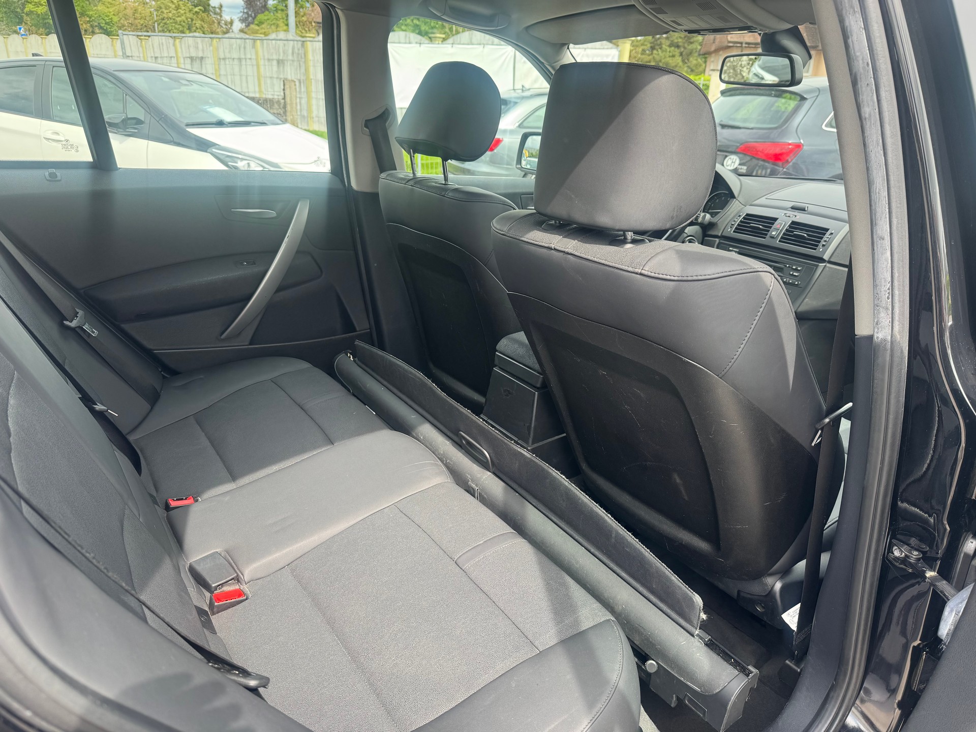 BMW X3 2.5i-image-12