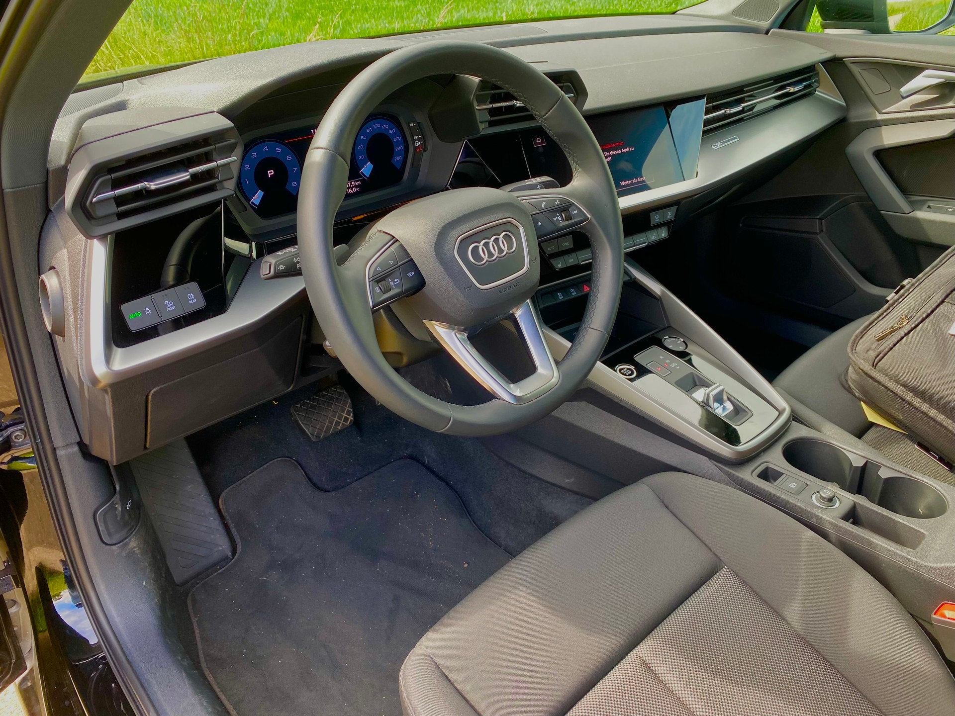 AUDI A3 Sportback 35 TFSI Attraction S-tronic-image-11