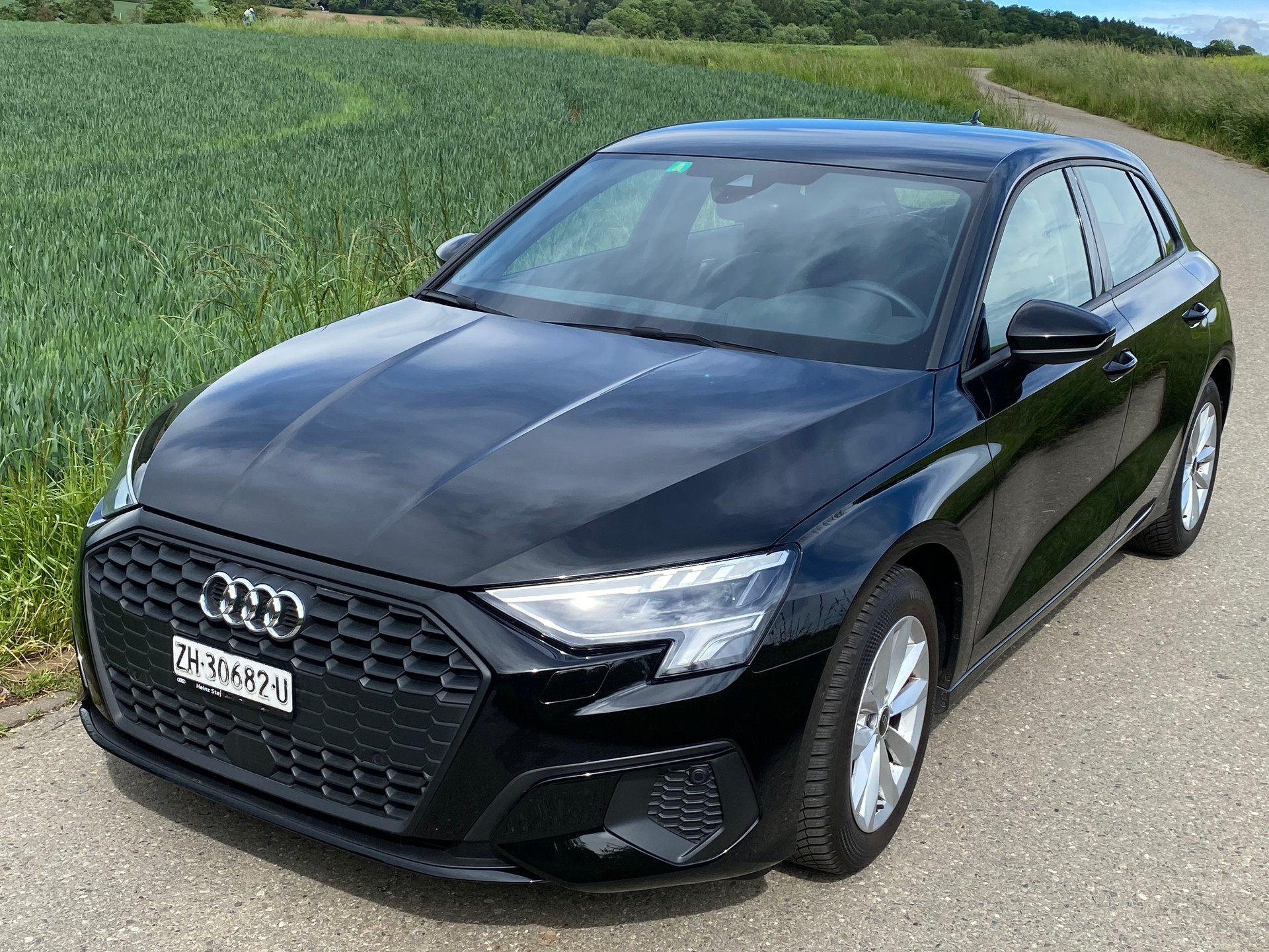AUDI A3 Sportback 35 TFSI Attraction S-tronic-image-2