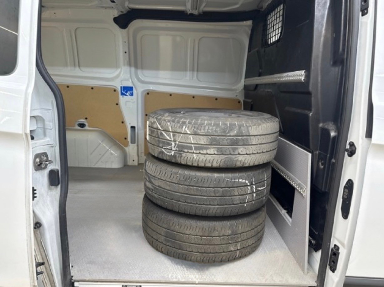 FORD Transit Custom Van 320 L1H1 Trend-image-12