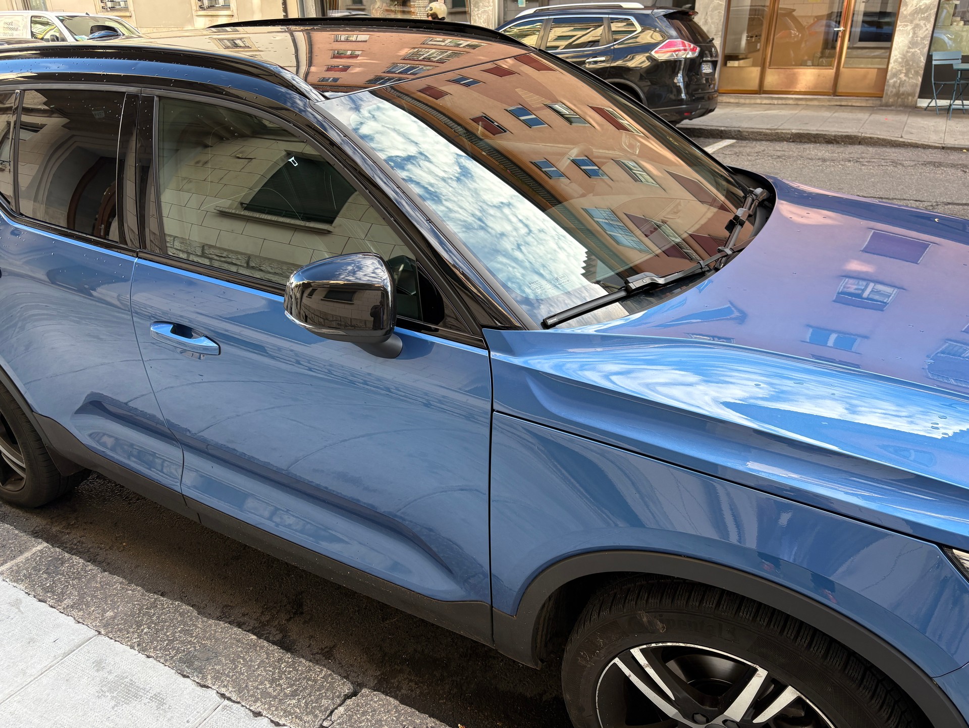 VOLVO XC40 T4 AWD Geartronic R-Design-image-2