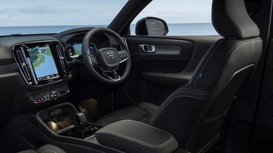 VOLVO XC40 T4 AWD Geartronic R-Design-image-4