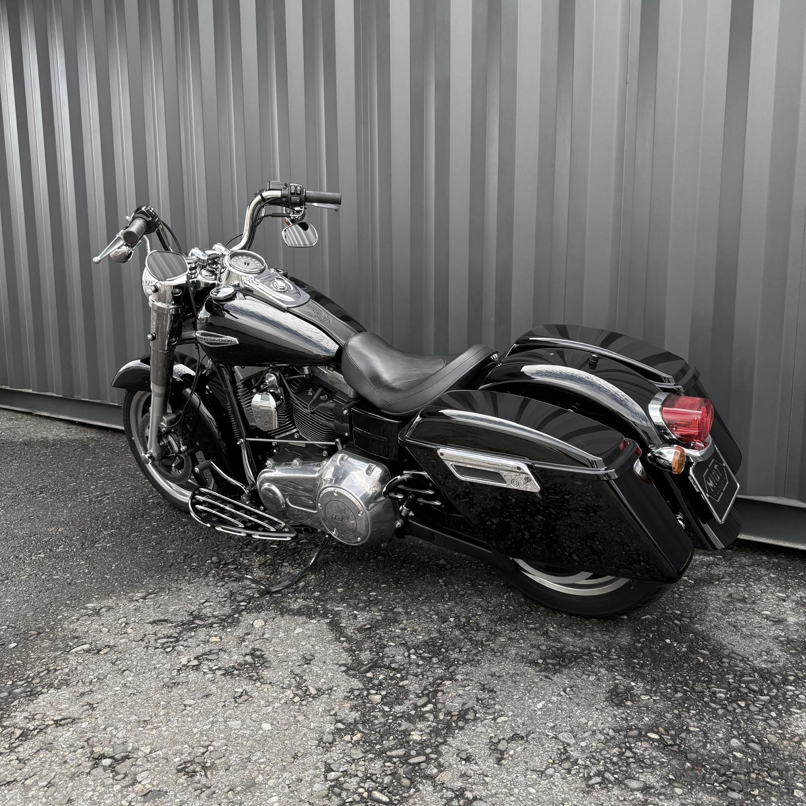 HARLEY-DAVIDSON FLD Dyna Switchback ABS-image-9