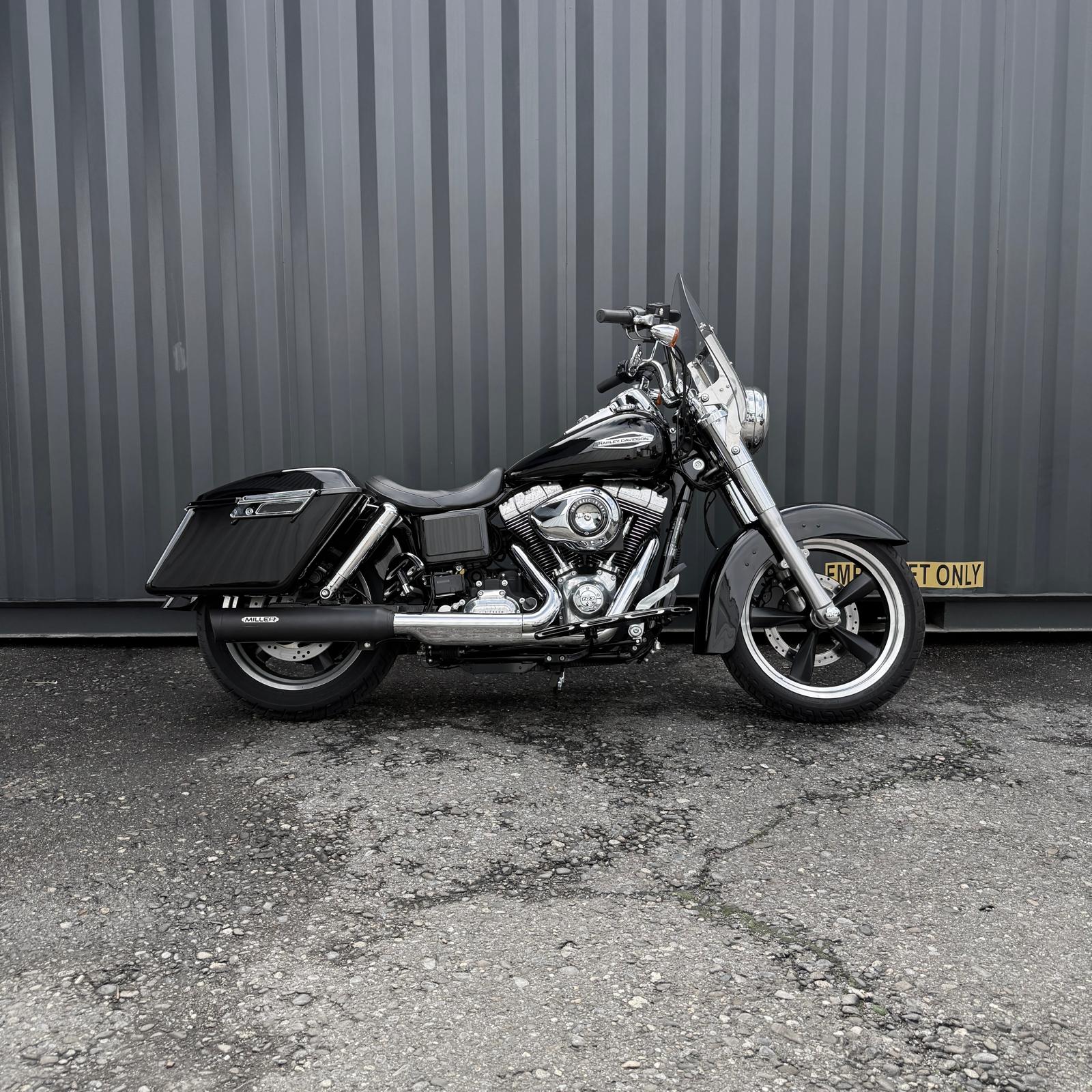 HARLEY-DAVIDSON FLD Dyna Switchback ABS