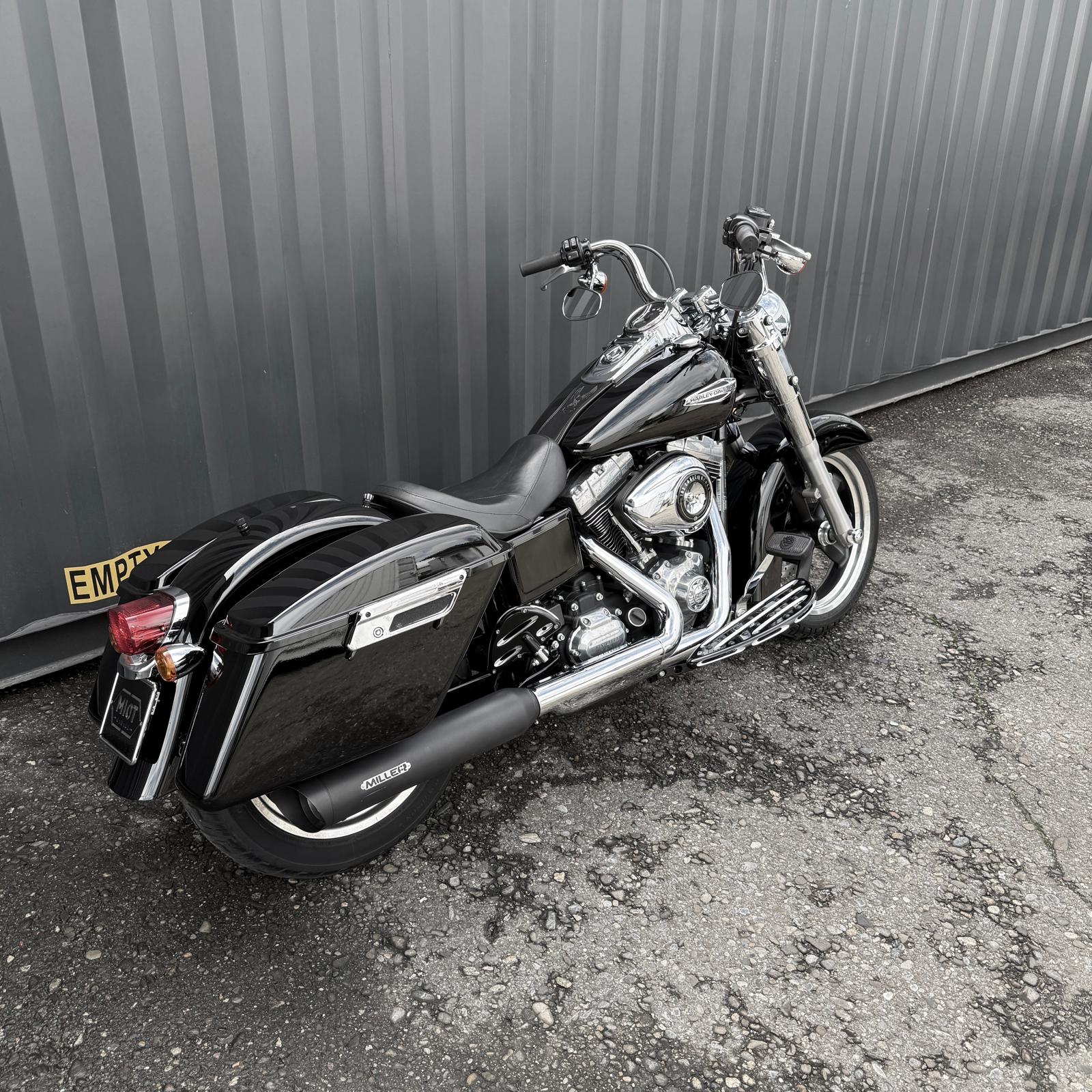 HARLEY-DAVIDSON FLD Dyna Switchback ABS-image-10