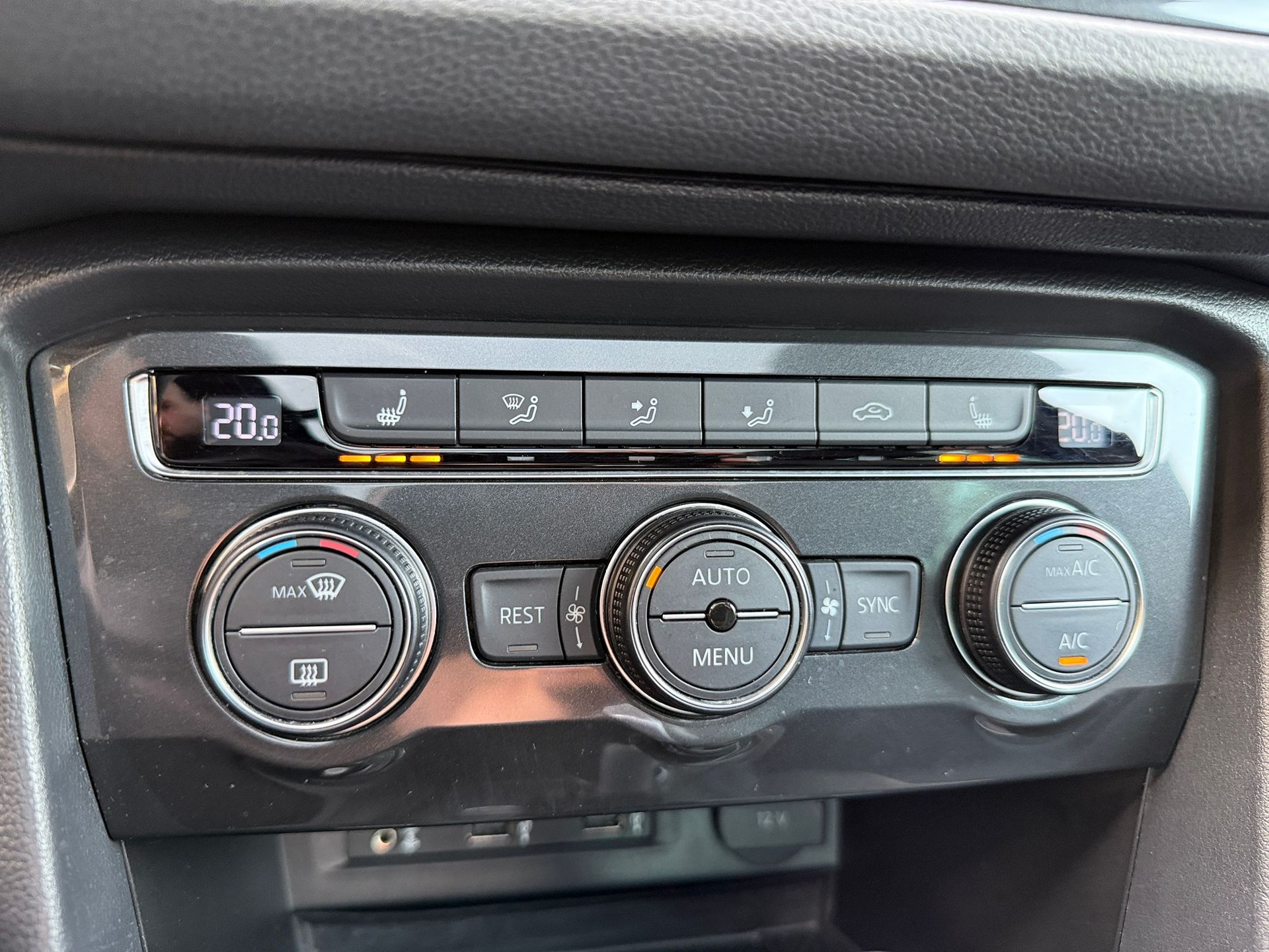 VW Tiguan 2.0 TDI SCR Highline DSG-image-22