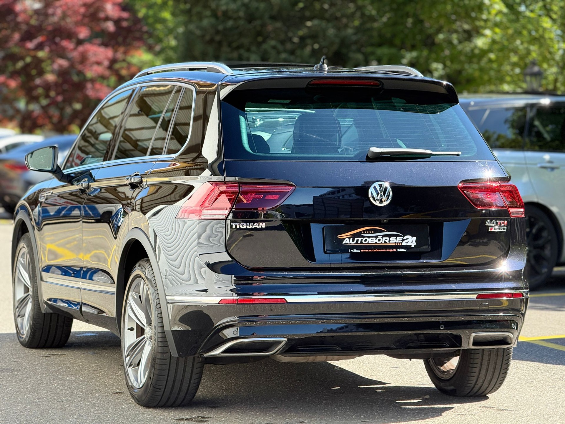 VW Tiguan 2.0 TDI SCR Highline DSG-showroom-element-3