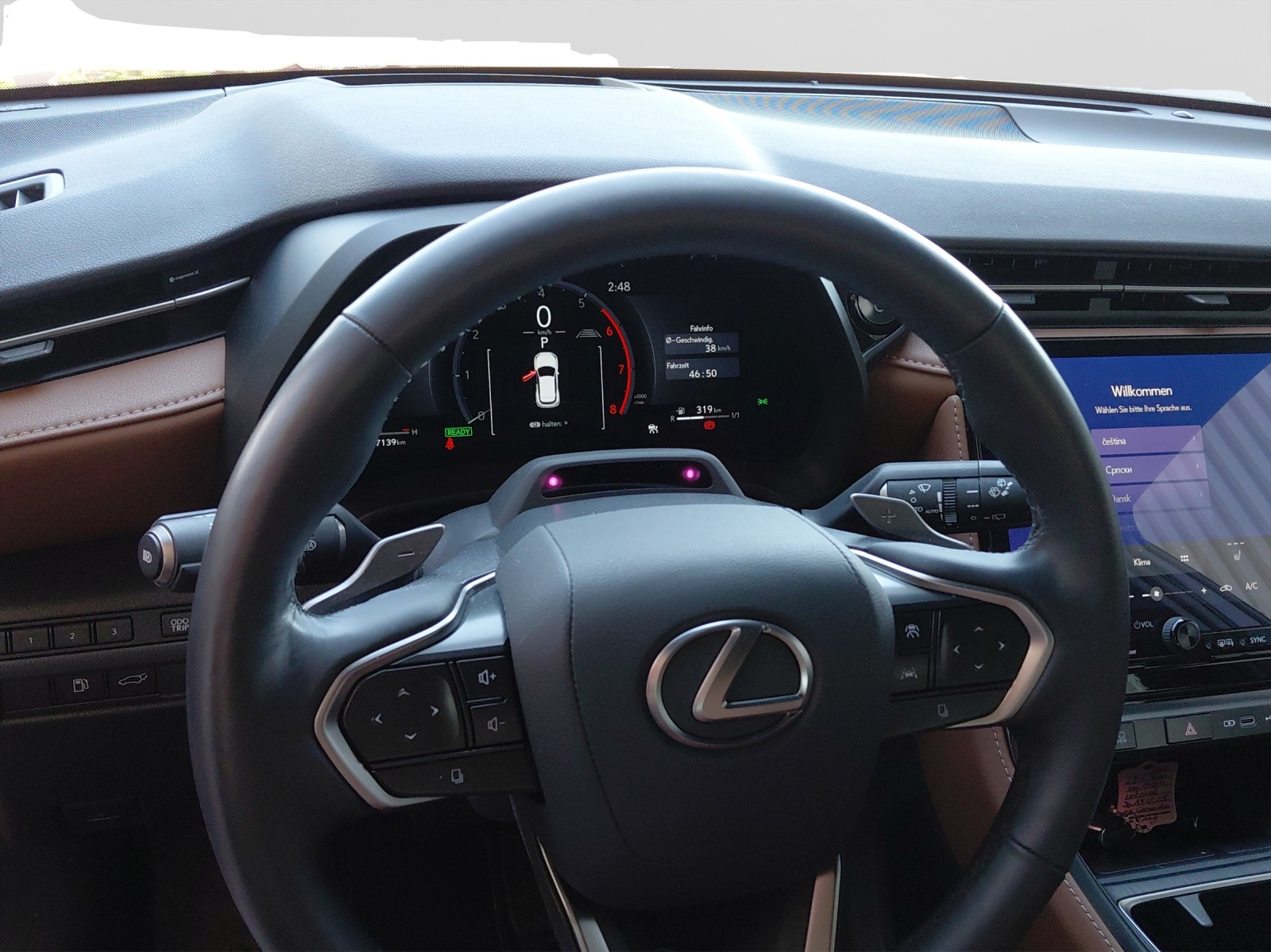 LEXUS LBX 1.5 Hybrid Relax AWD-image-10