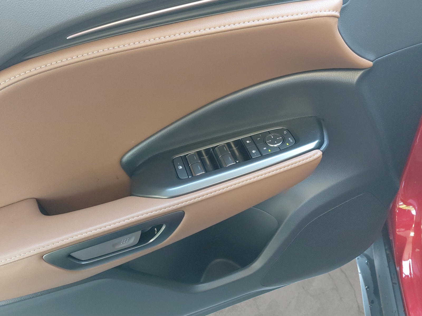 LEXUS LBX 1.5 Hybrid Relax AWD-image-11