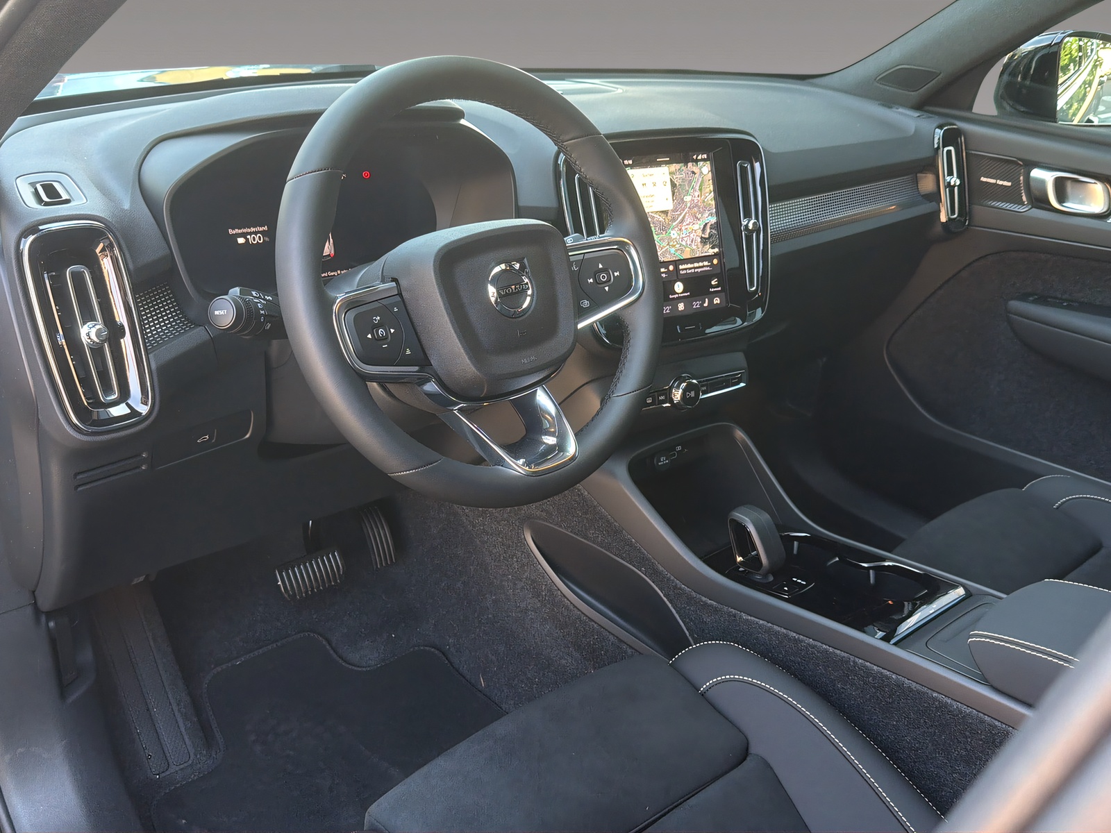 VOLVO EX40 Twin XCENTRIC Edition AWD-image-8