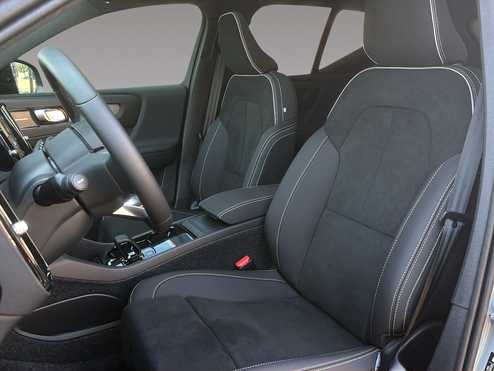 VOLVO EX40 Twin XCENTRIC Edition AWD-image-6