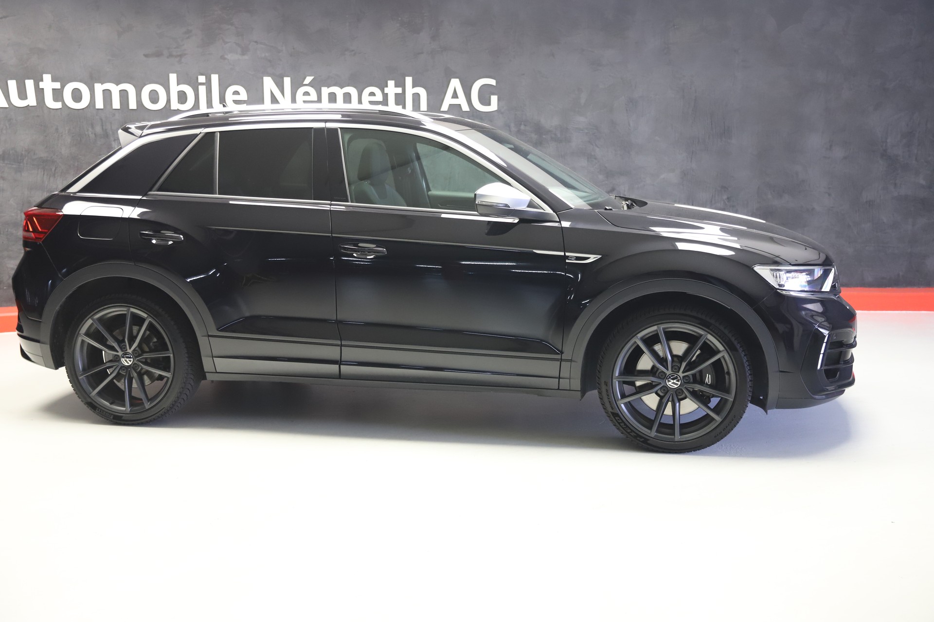 VW T-Roc 2.0 TSI R DSG 4Motion-showroom-element-1
