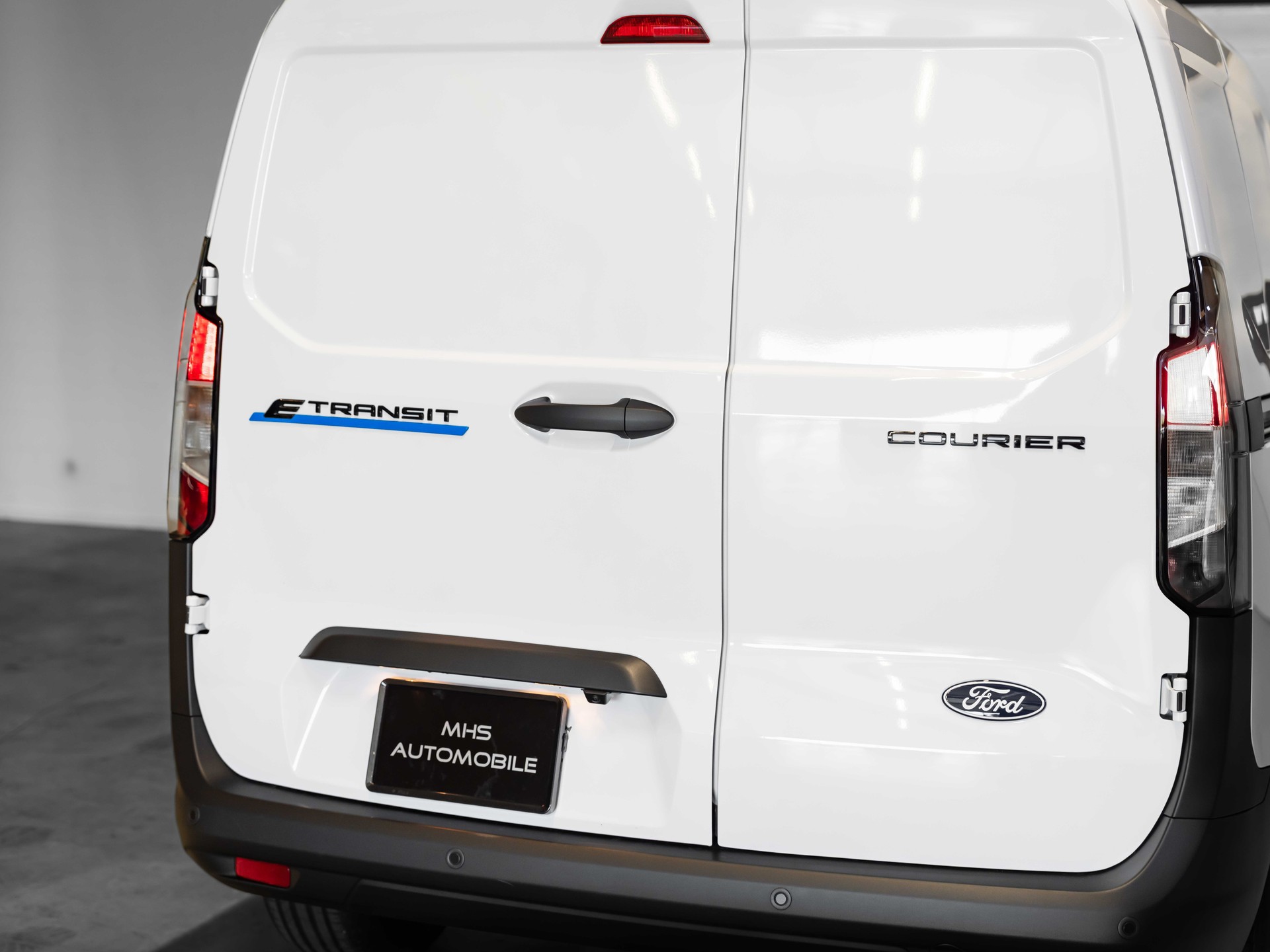 FORD E-Transit Courier Van Trend 43,5kWh-image-36