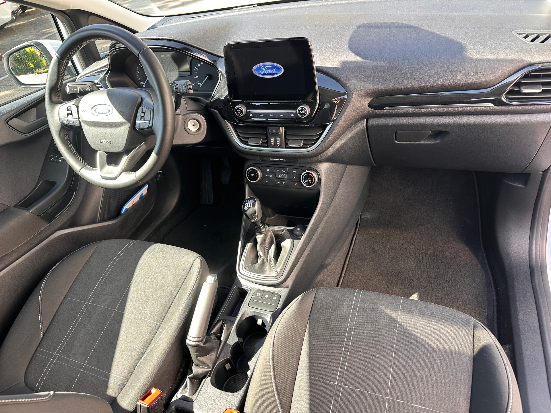 FORD Fiesta 1.0 SCTi Cool & Connect-image-7