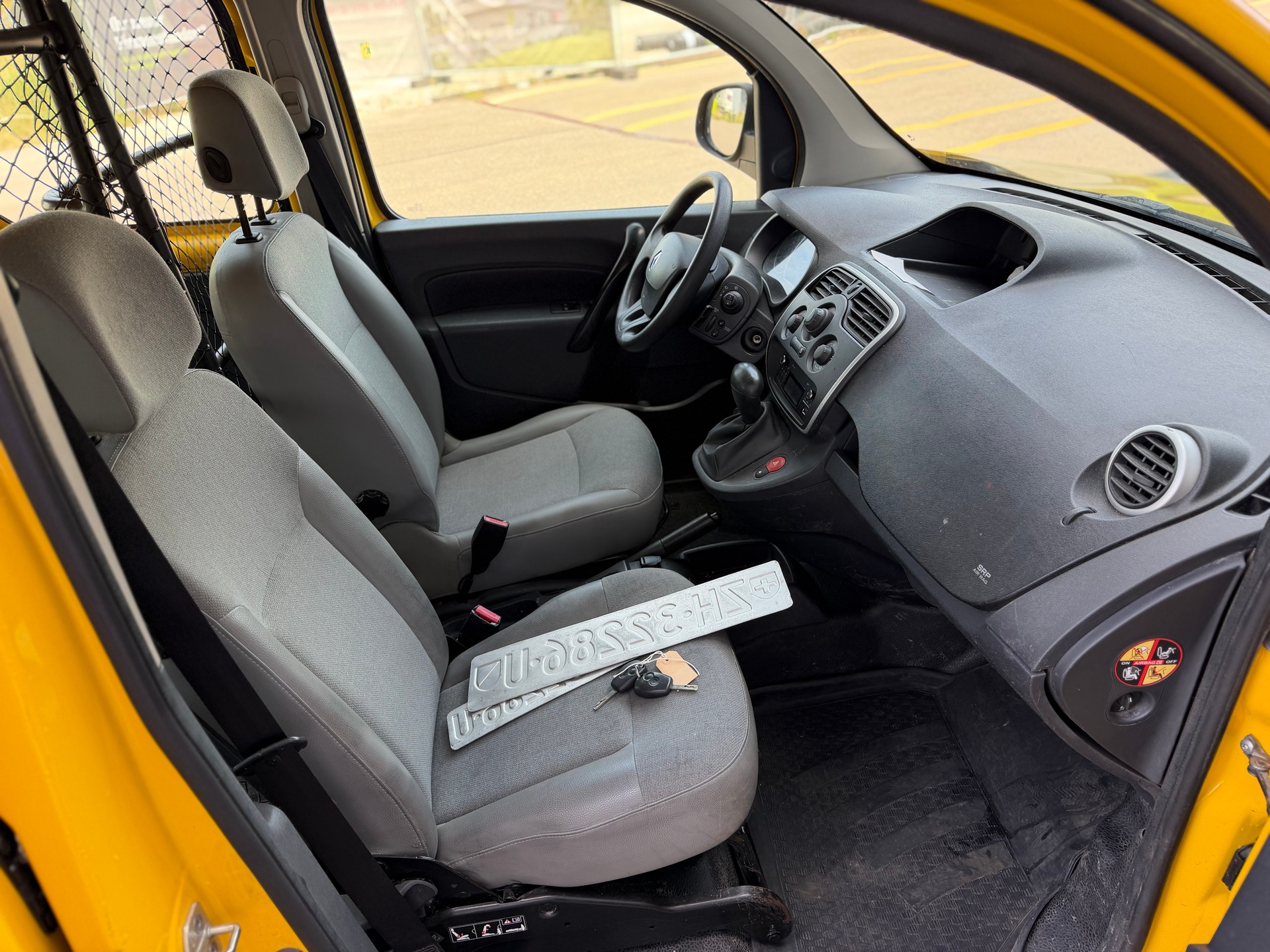 RENAULT Kangoo Medium TCe 115 Business A-image-11