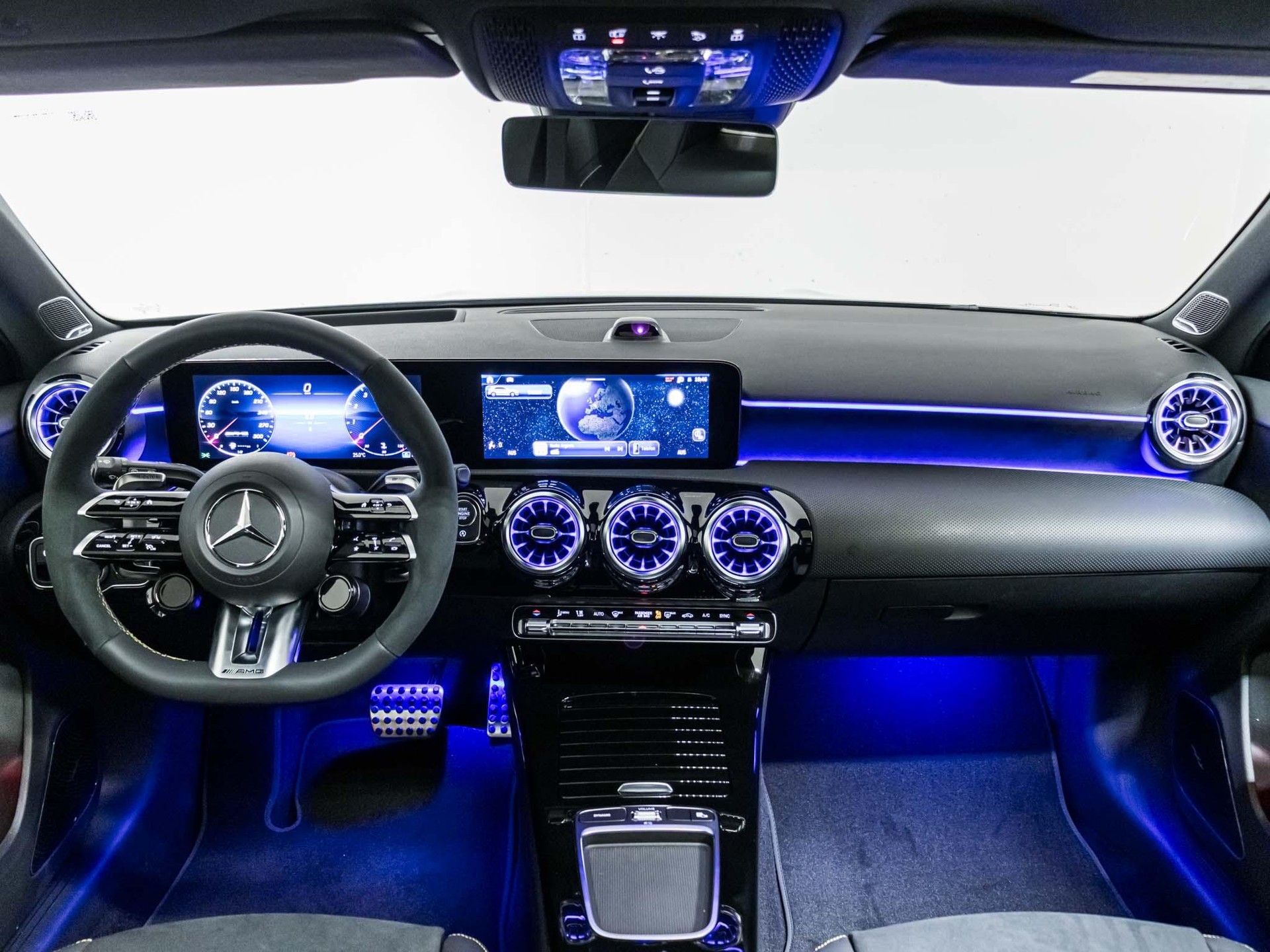 MERCEDES-BENZ A 45 S AMG 4MATIC+-image-11