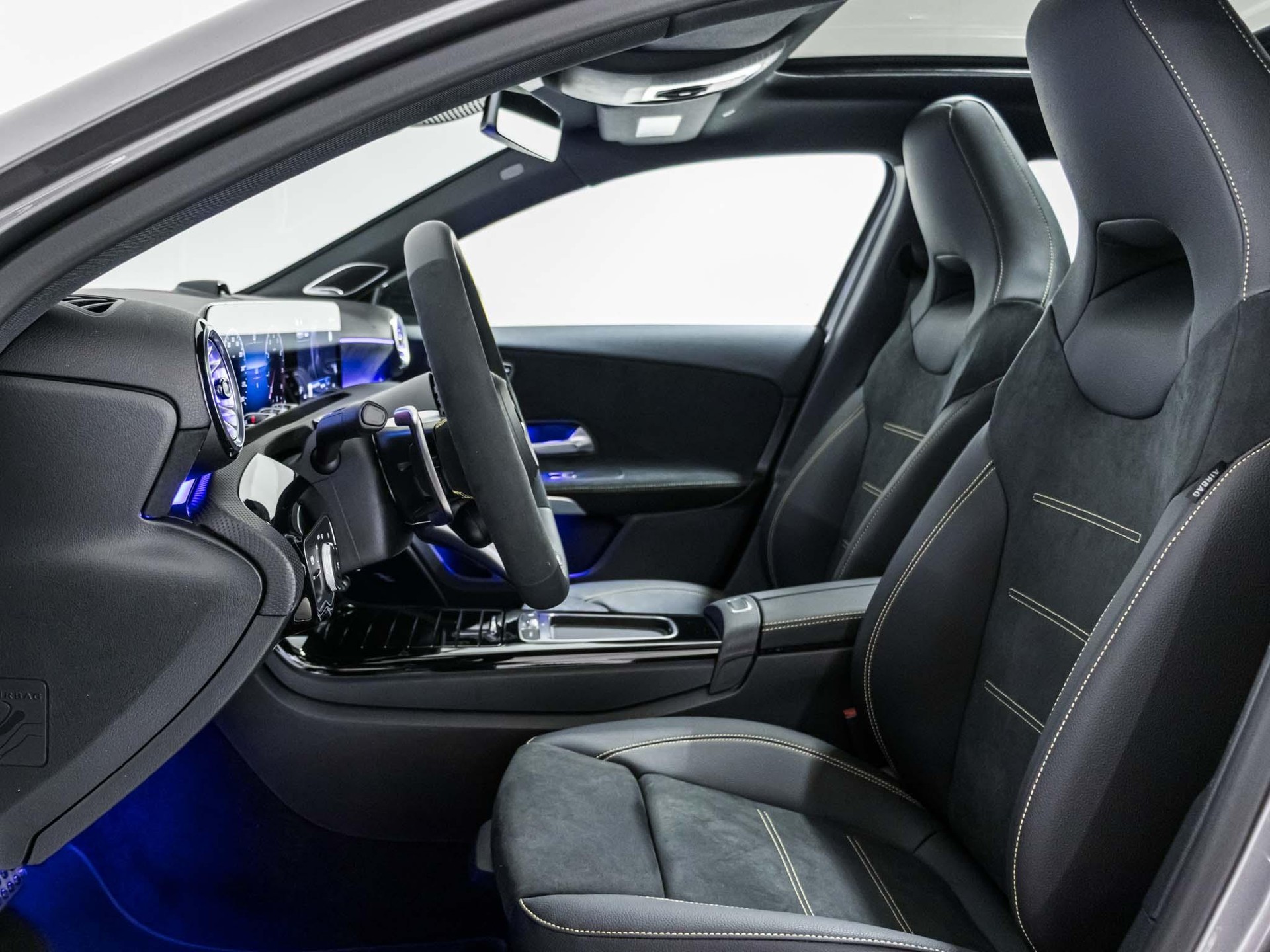 MERCEDES-BENZ A 45 S AMG 4MATIC+-image-6