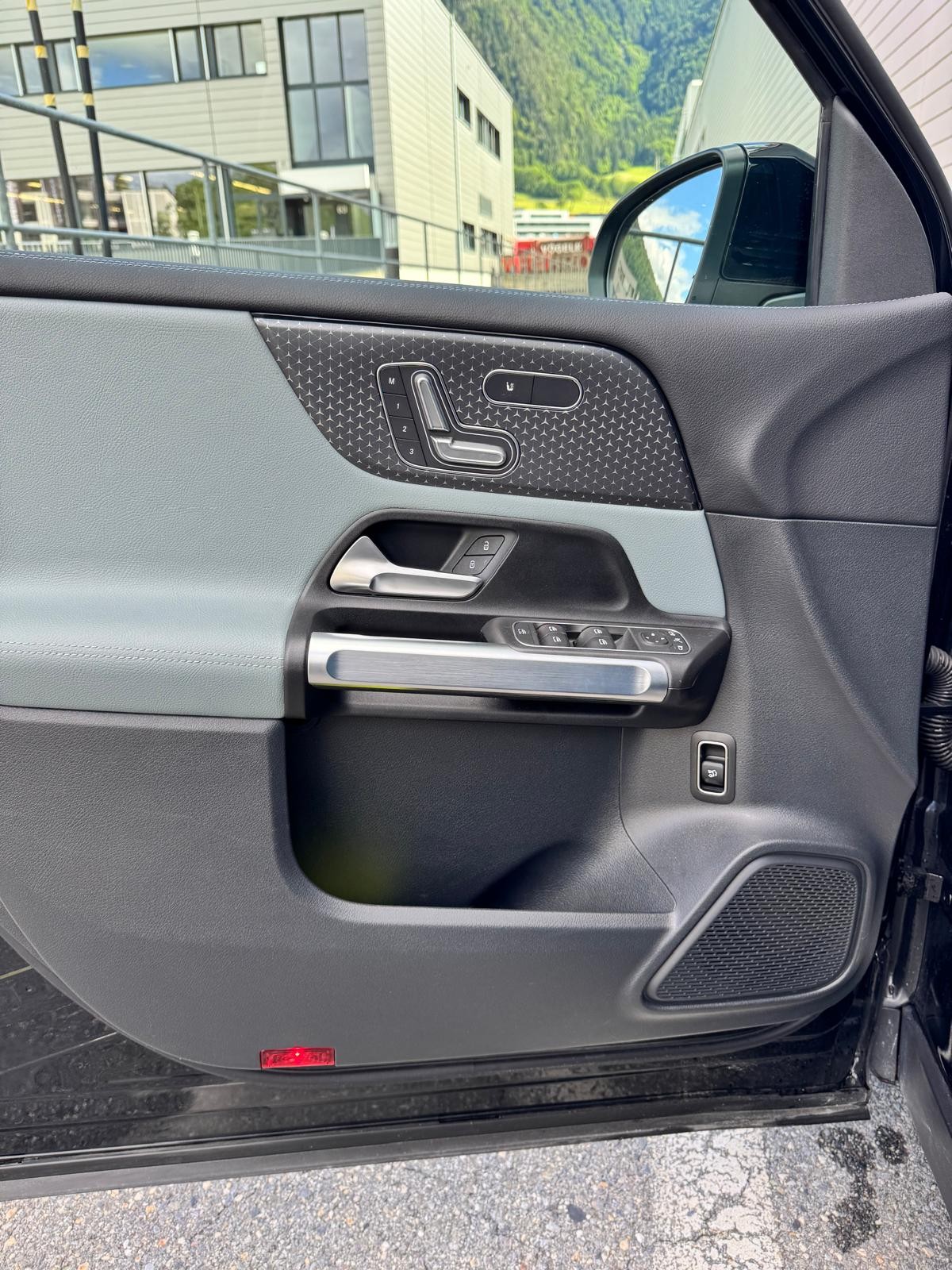 MERCEDES-BENZ 220 CDI 4Matic-image-9
