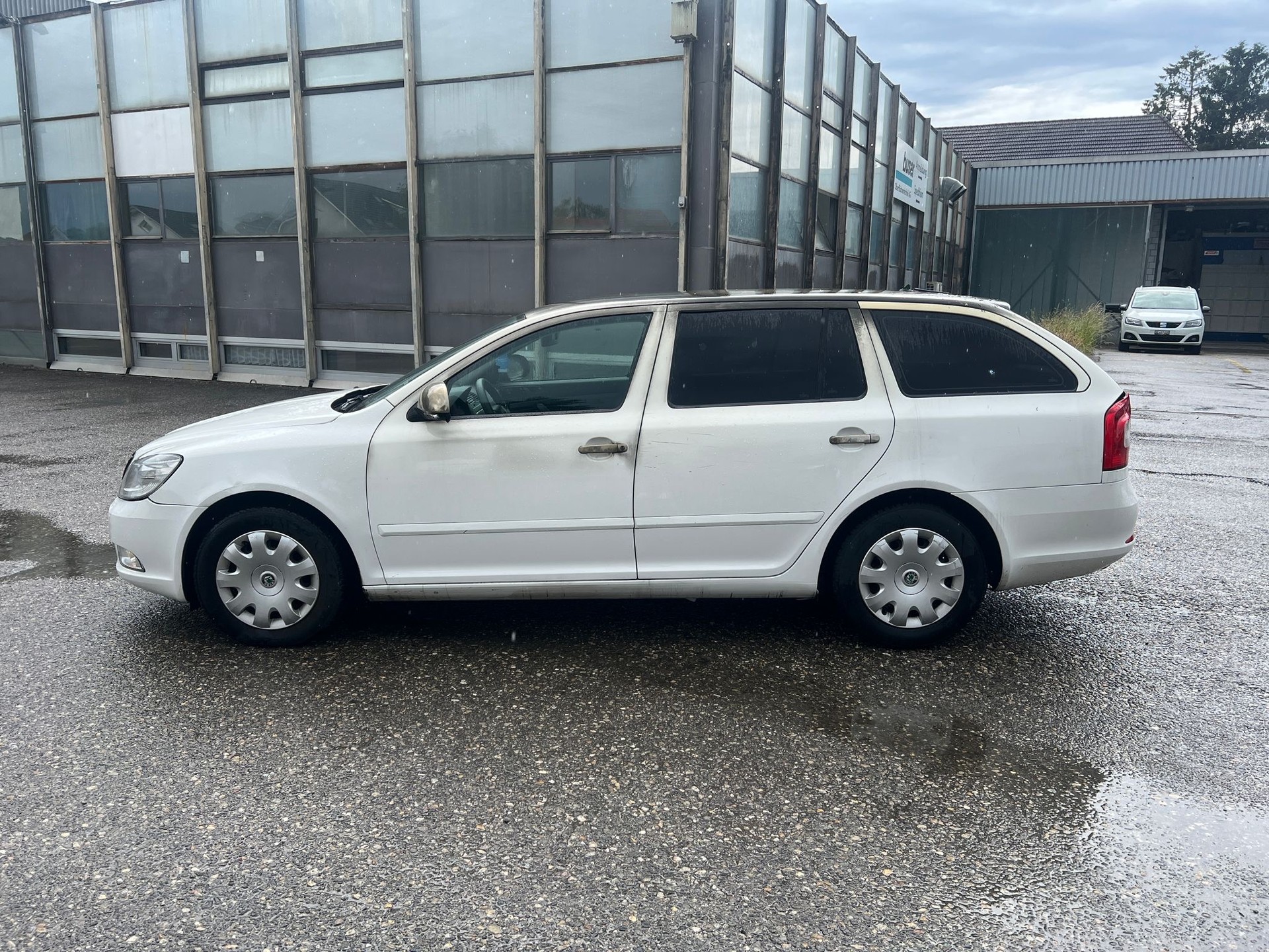 SKODA Octavia Combi 1.4 TSI Active-image-6