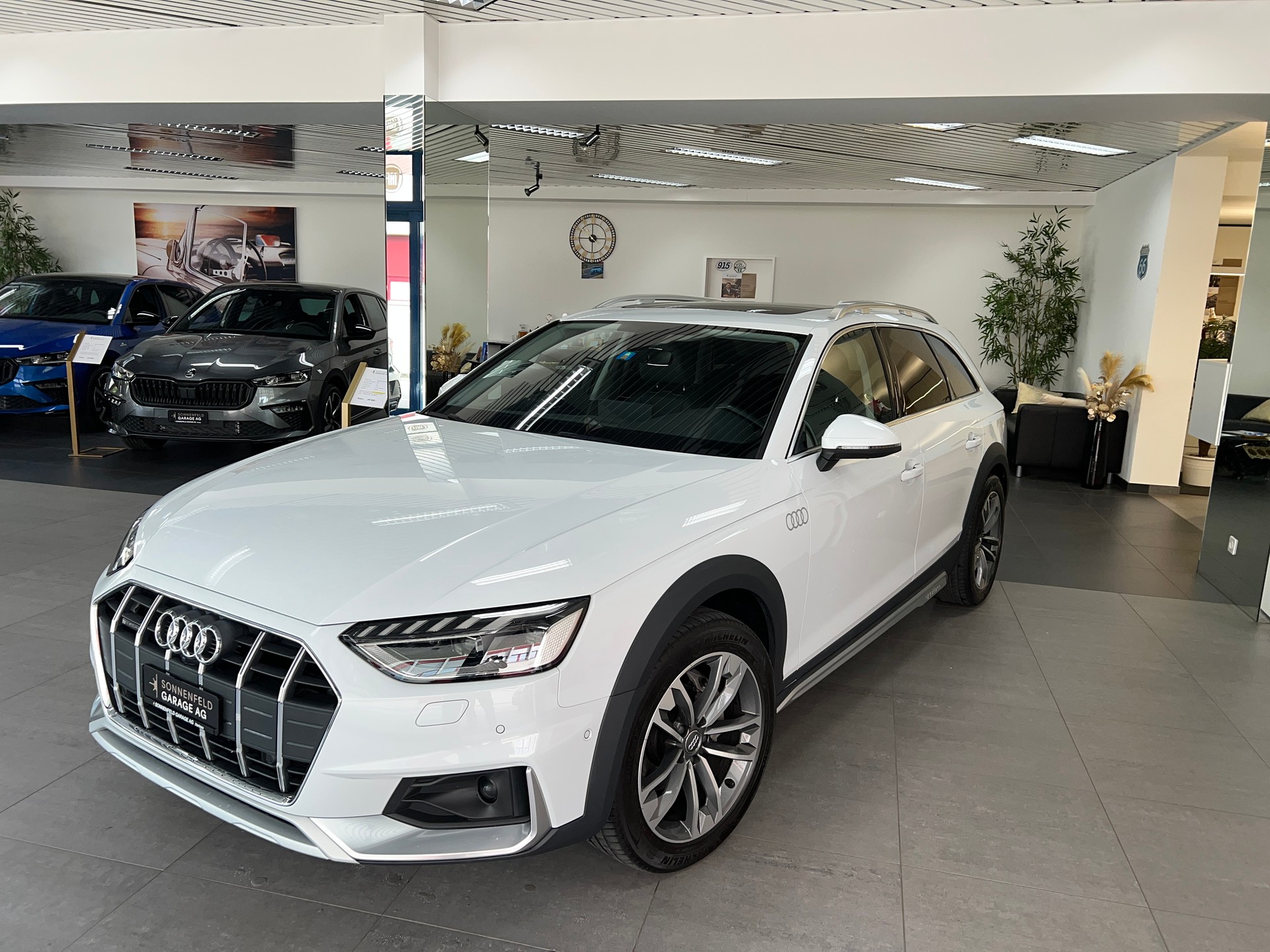 AUDI A4 allroad 40 TDI quattro tiptronic-image-2