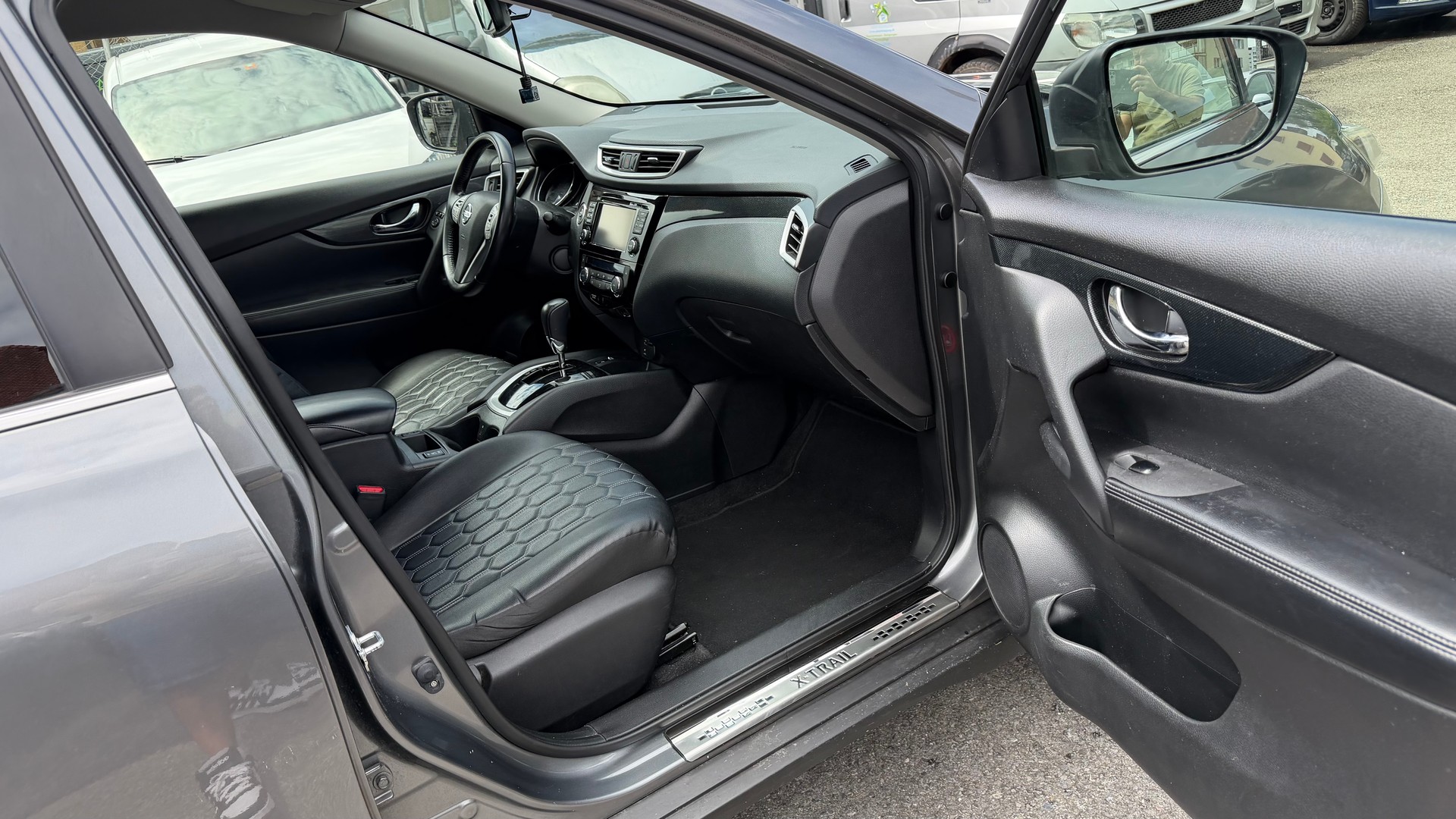NISSAN X-Trail 1.6 dCi Swiss Edition Xtronic CVT-image-4
