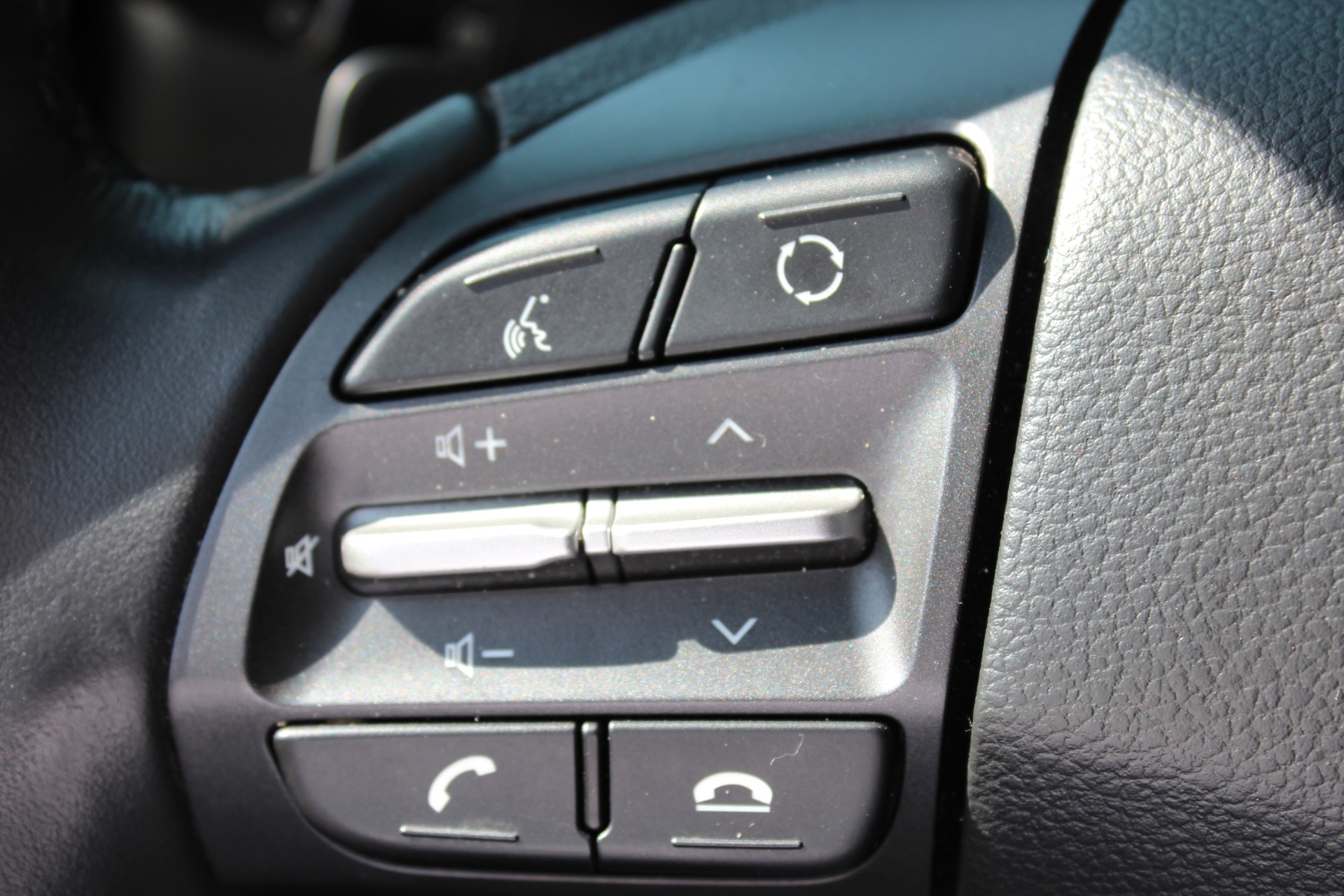 HYUNDAI Kona 1.6 GDi HEV Vertex DCT-image-15