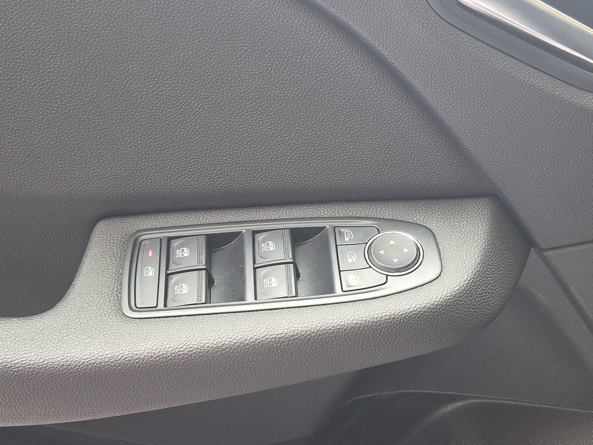 MITSUBISHI Colt 1.6 HEV Intense / Jetzt mit attraktivem 1.9% Leasing!-image-17