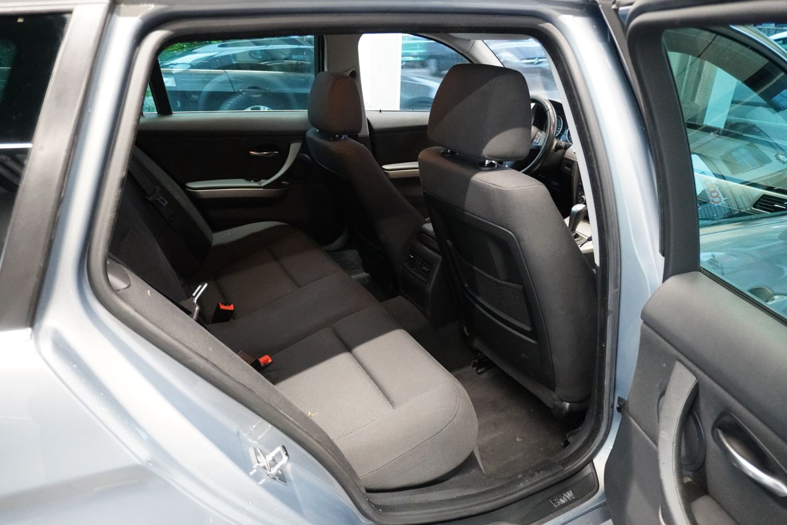 BMW 325i Touring Steptronic-image-11