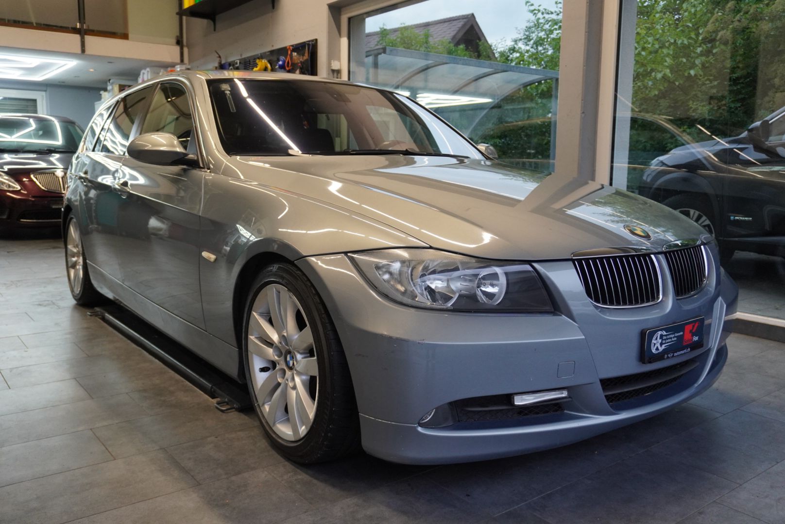 BMW 325i Touring Steptronic-image-0