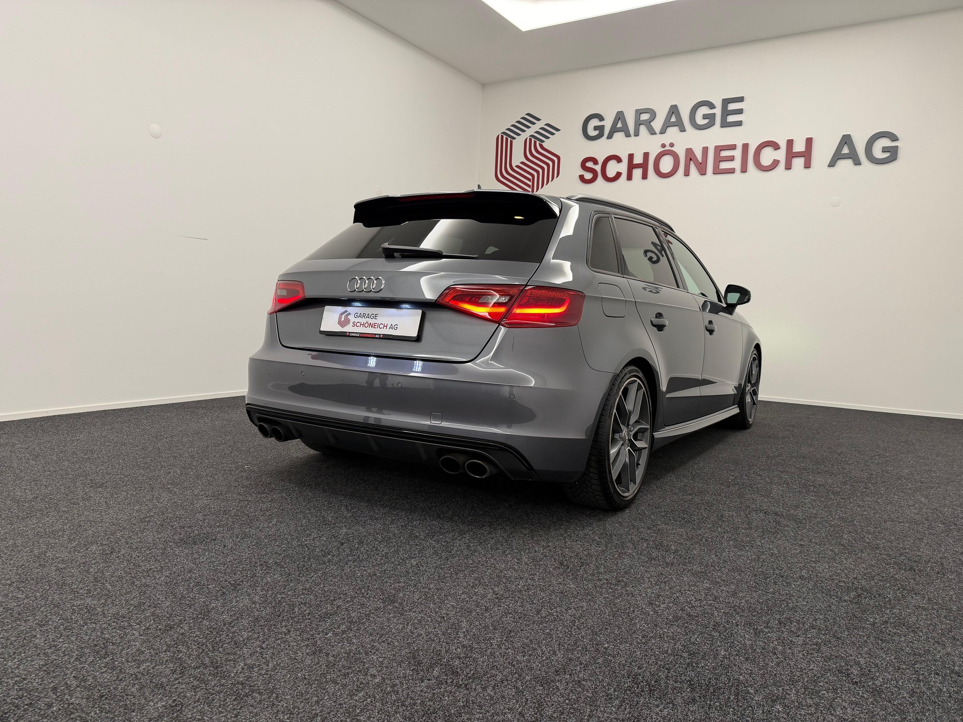 AUDI S3 Sportback 2.0 T FSI quattro S-Tronic-image-4