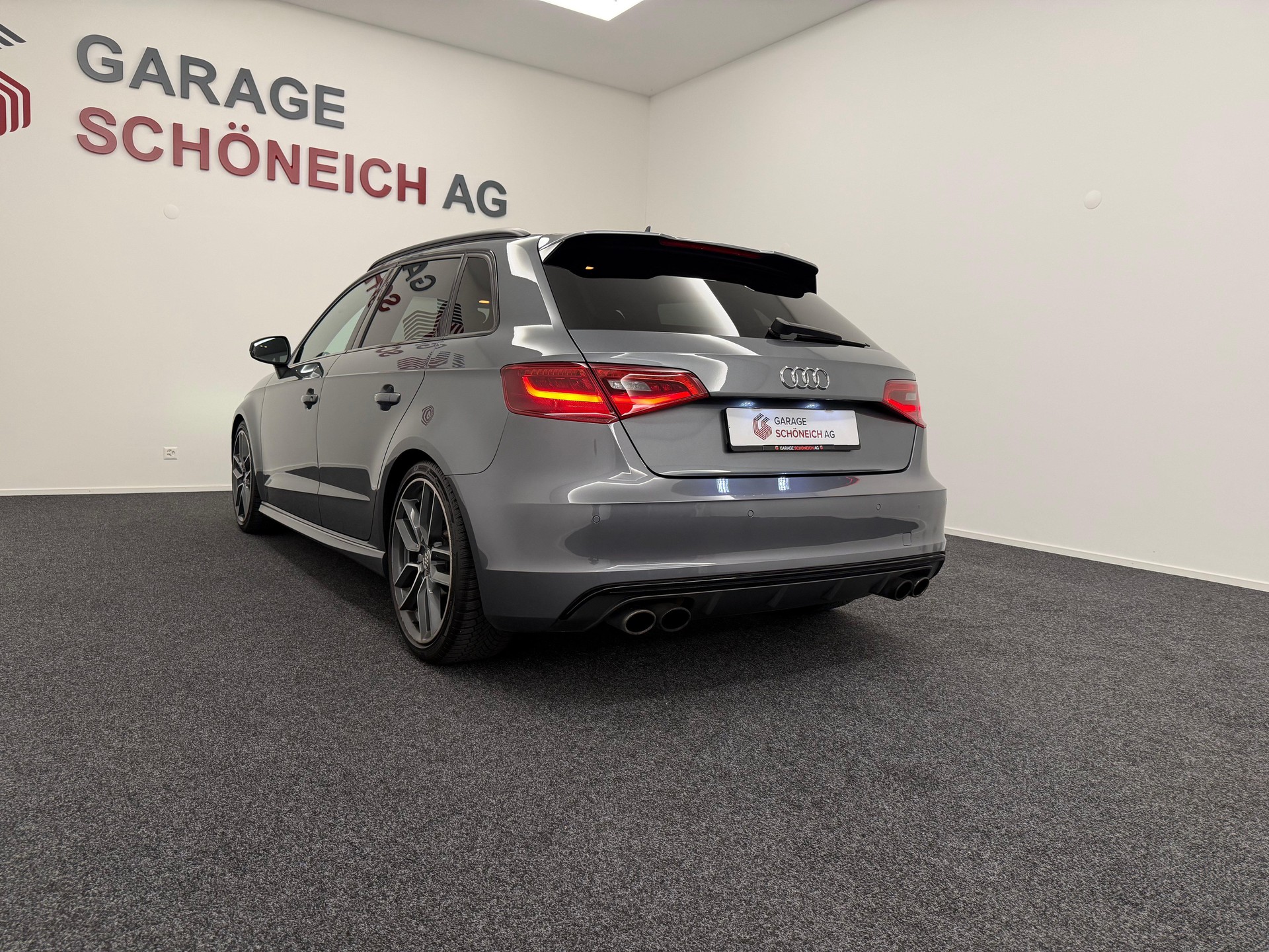AUDI S3 Sportback 2.0 T FSI quattro S-Tronic-image-6