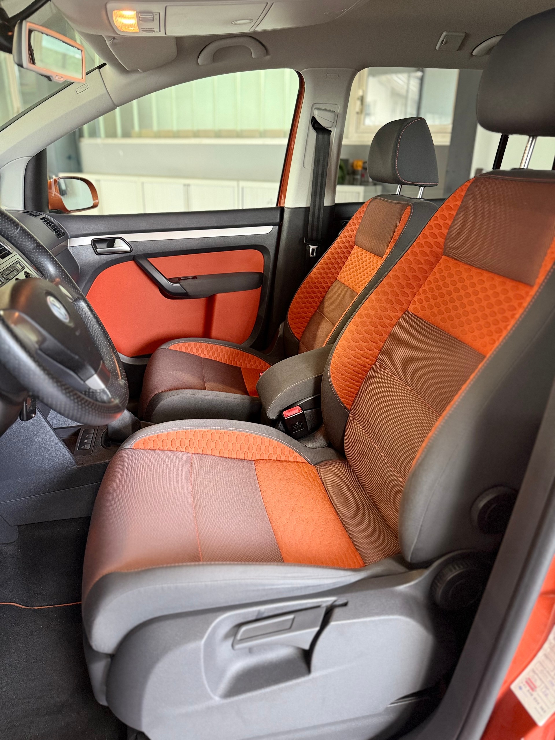 VW CrossTouran 1.4 TSI 7Plätze-image-6