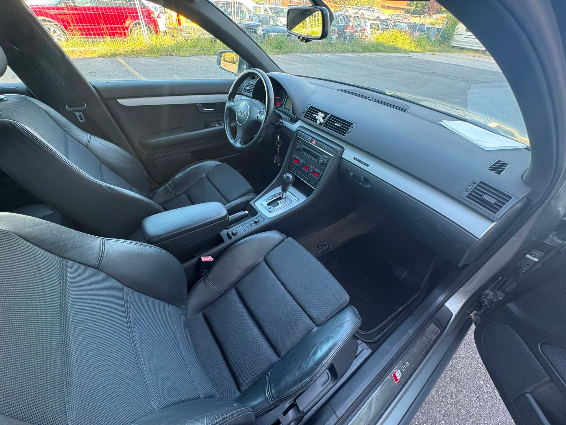 AUDI A4 Avant 3.0 V6 quattro-image-6