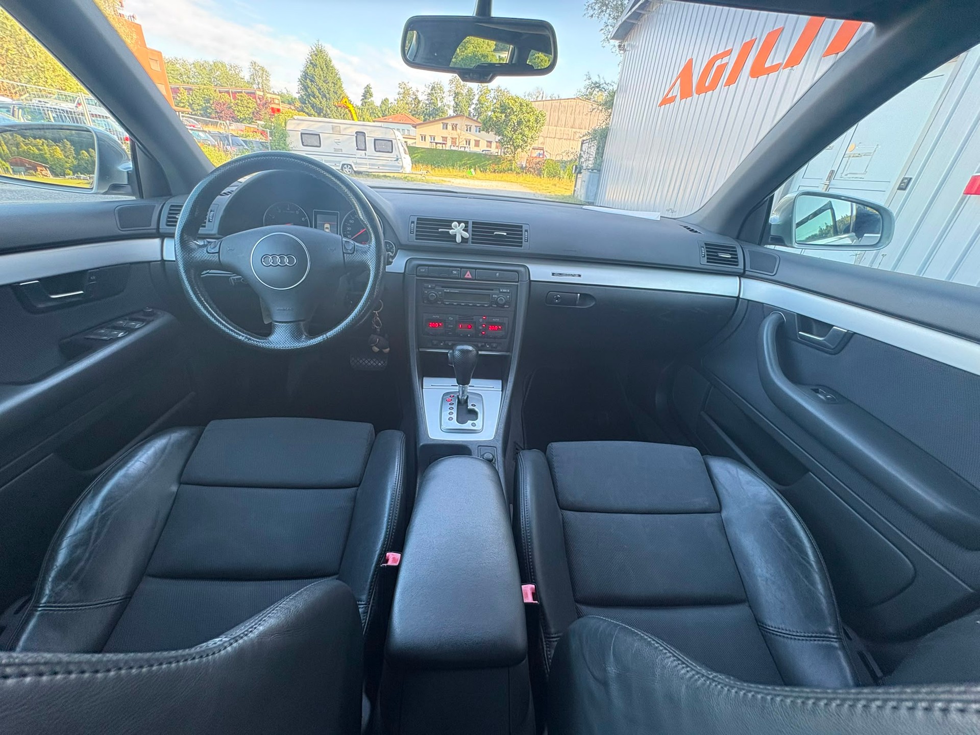 AUDI A4 Avant 3.0 V6 quattro-image-3