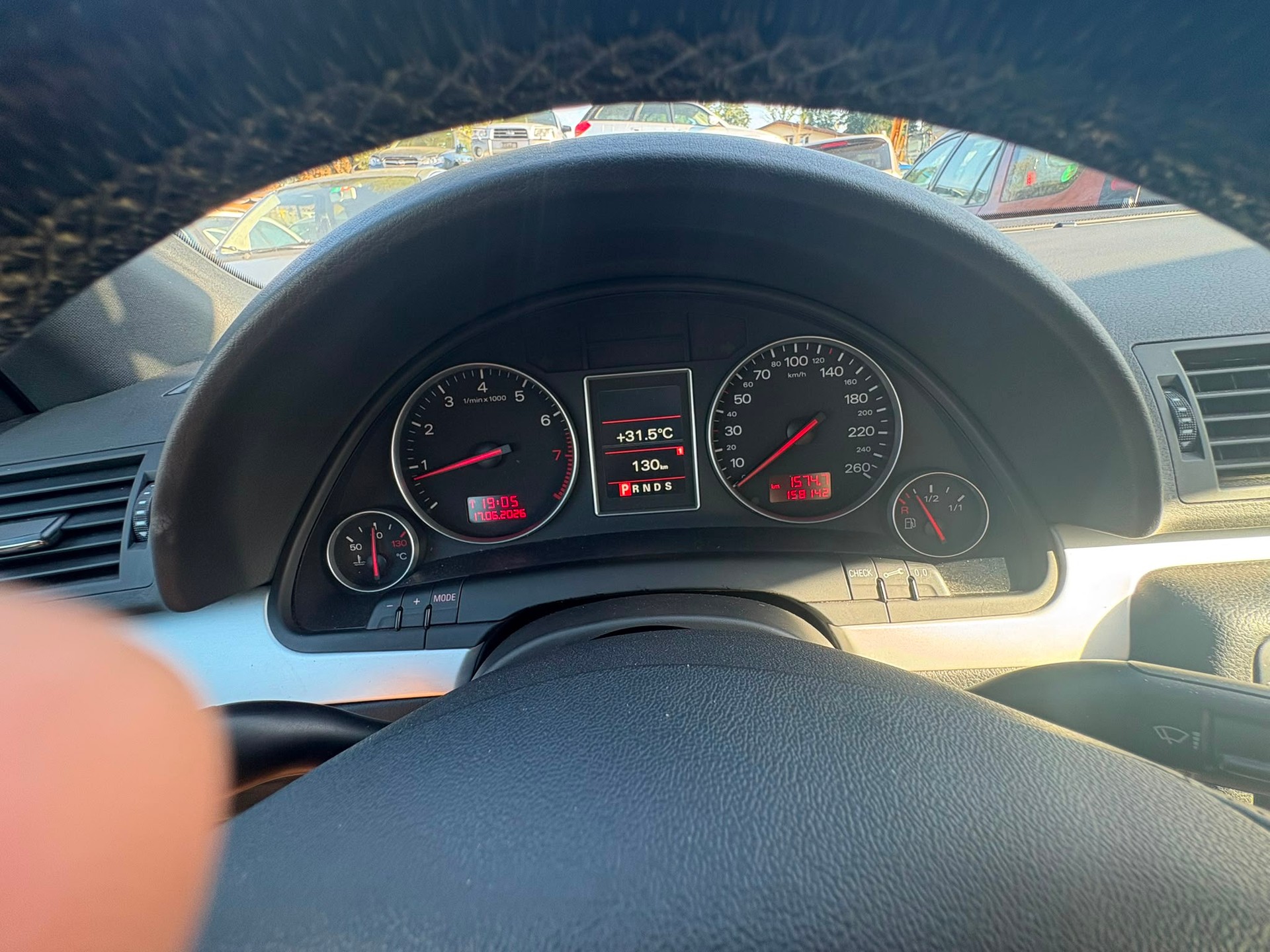AUDI A4 Avant 3.0 V6 quattro-image-5