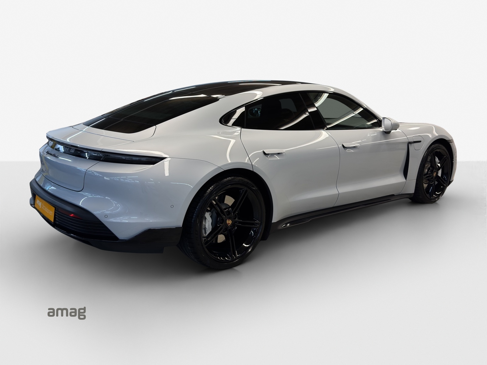 PORSCHE Taycan Turbo-image-5