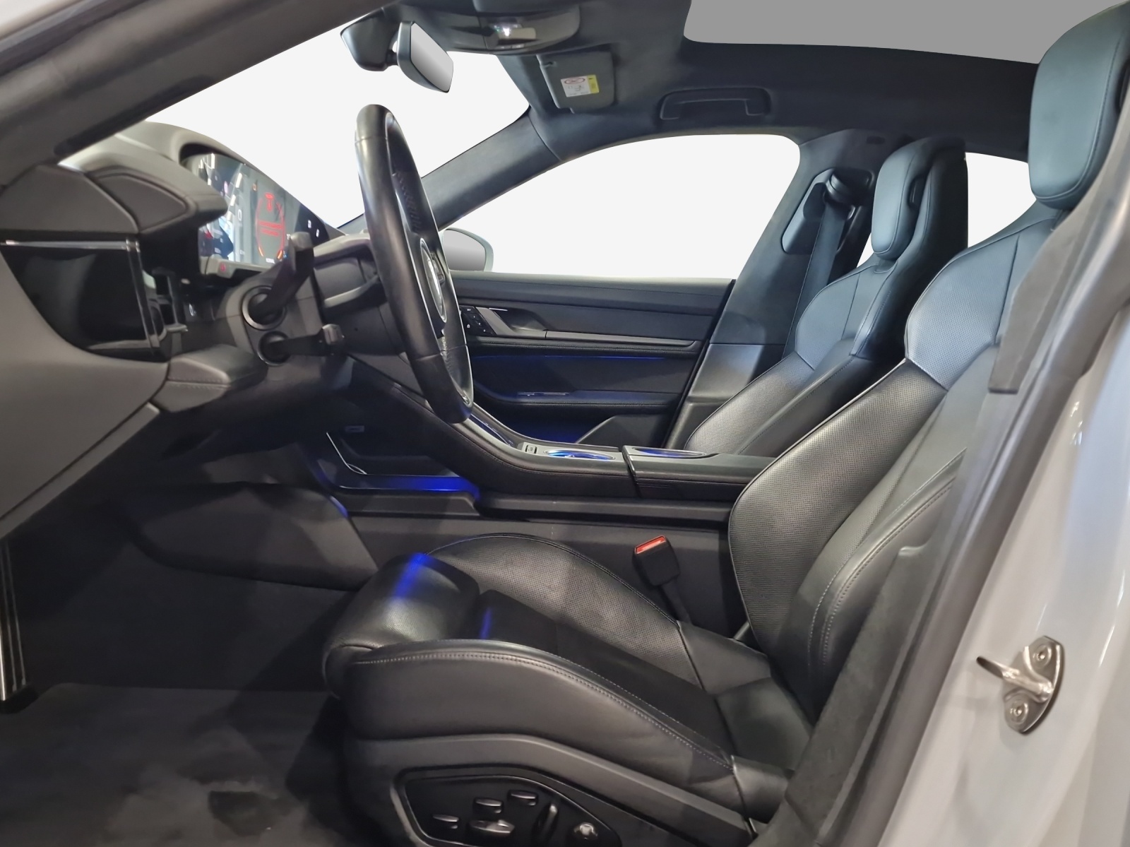 PORSCHE Taycan Turbo-image-7