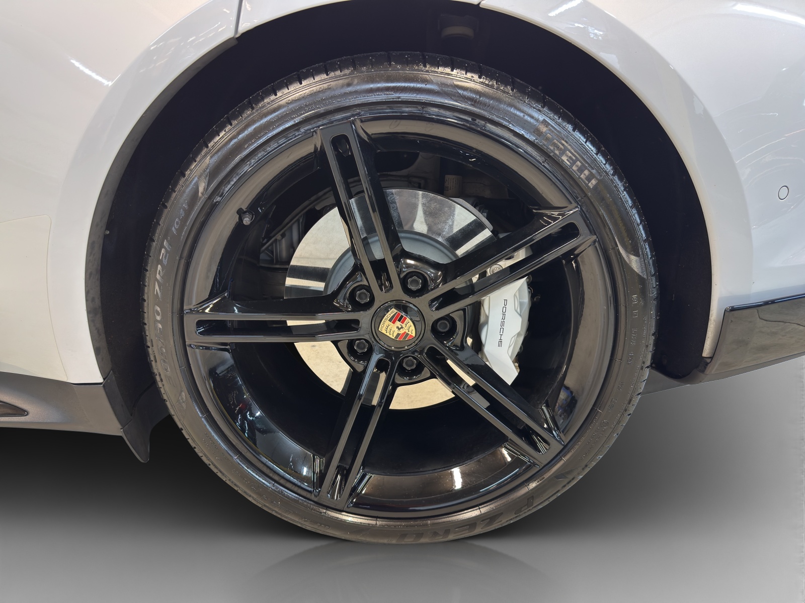PORSCHE Taycan Turbo-image-14