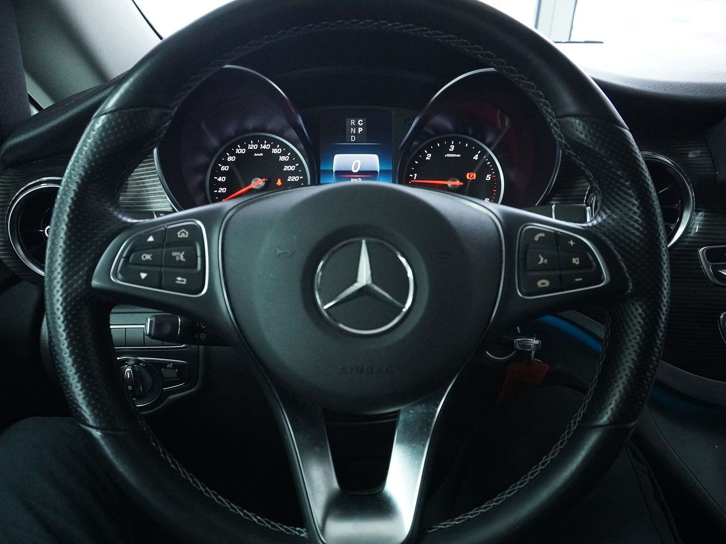 MERCEDES-BENZ V 250 d lang Avantgarde 4Matic G-Tronic-image-9