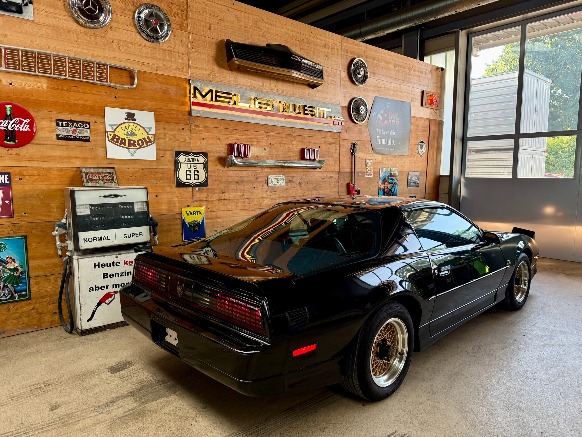 PONTIAC Firebird Trans Am GTA 5.7-image-11