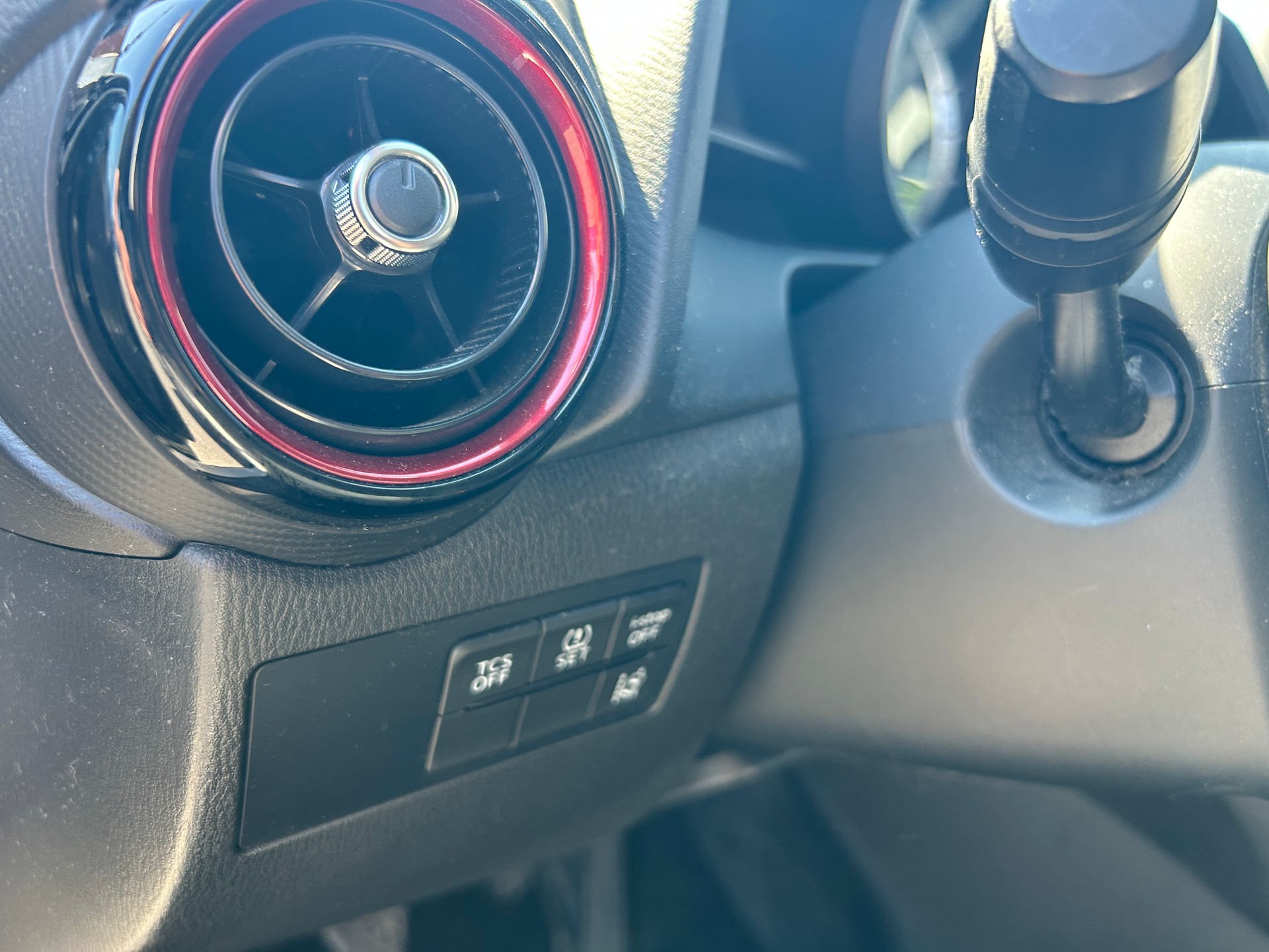 MAZDA CX-3 1.5 D Revolution FWD-image-13