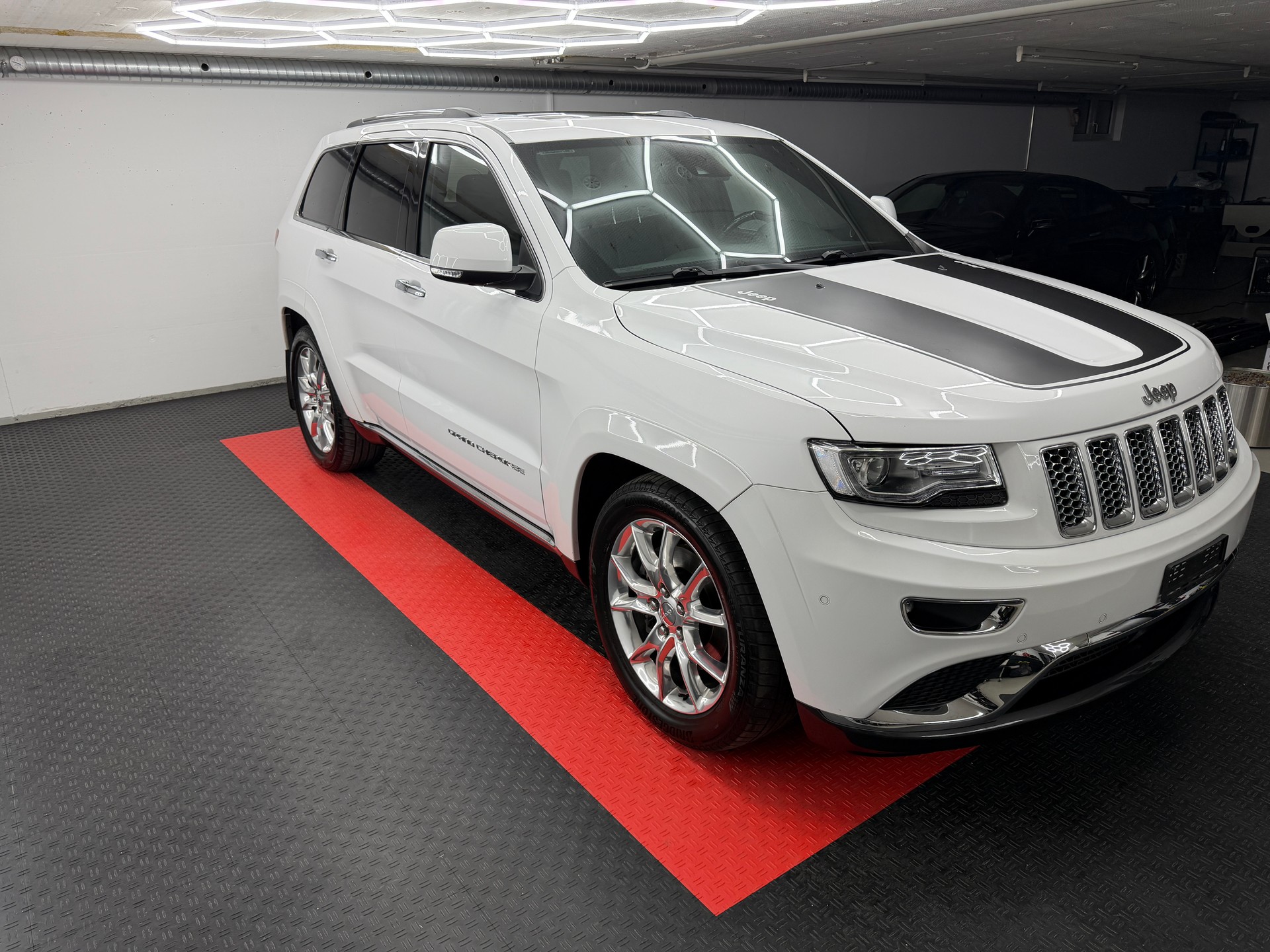 JEEP Grand Cherokee 3.0 CRD Summit Automatic-image-2