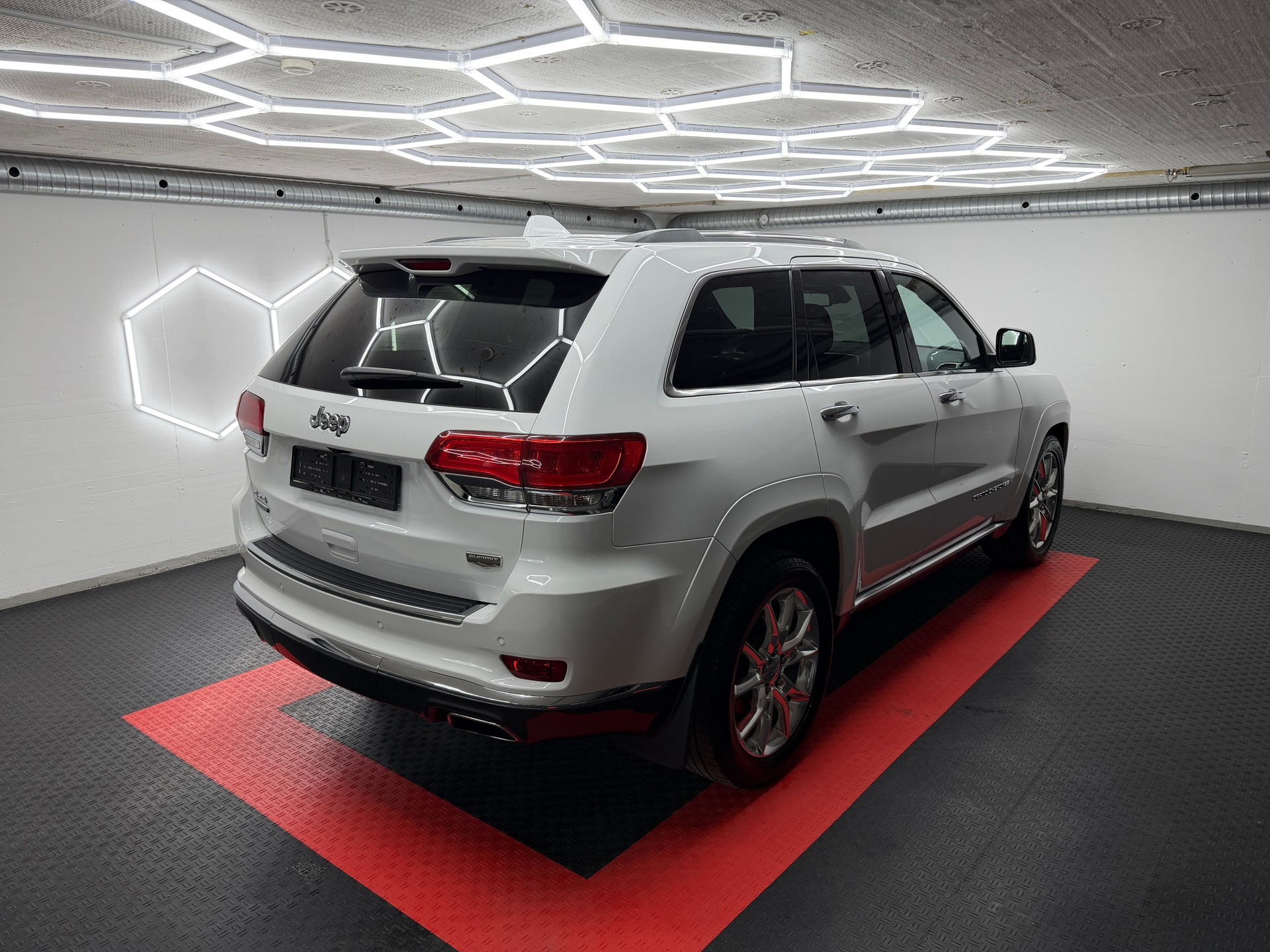 JEEP Grand Cherokee 3.0 CRD Summit Automatic-image-3