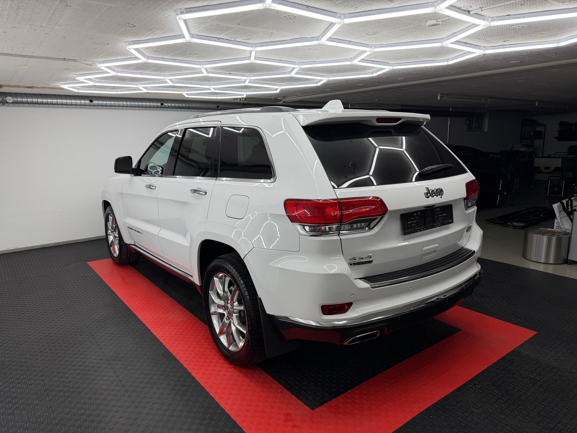 JEEP Grand Cherokee 3.0 CRD Summit Automatic-image-5