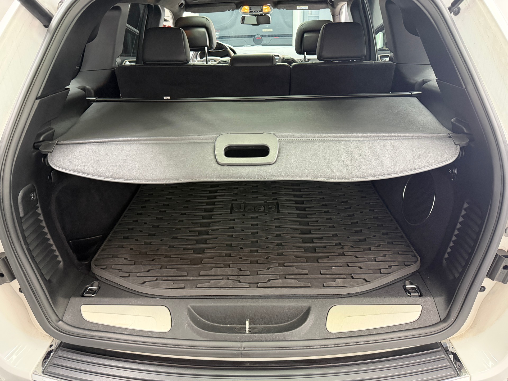 JEEP Grand Cherokee 3.0 CRD Summit Automatic-image-19